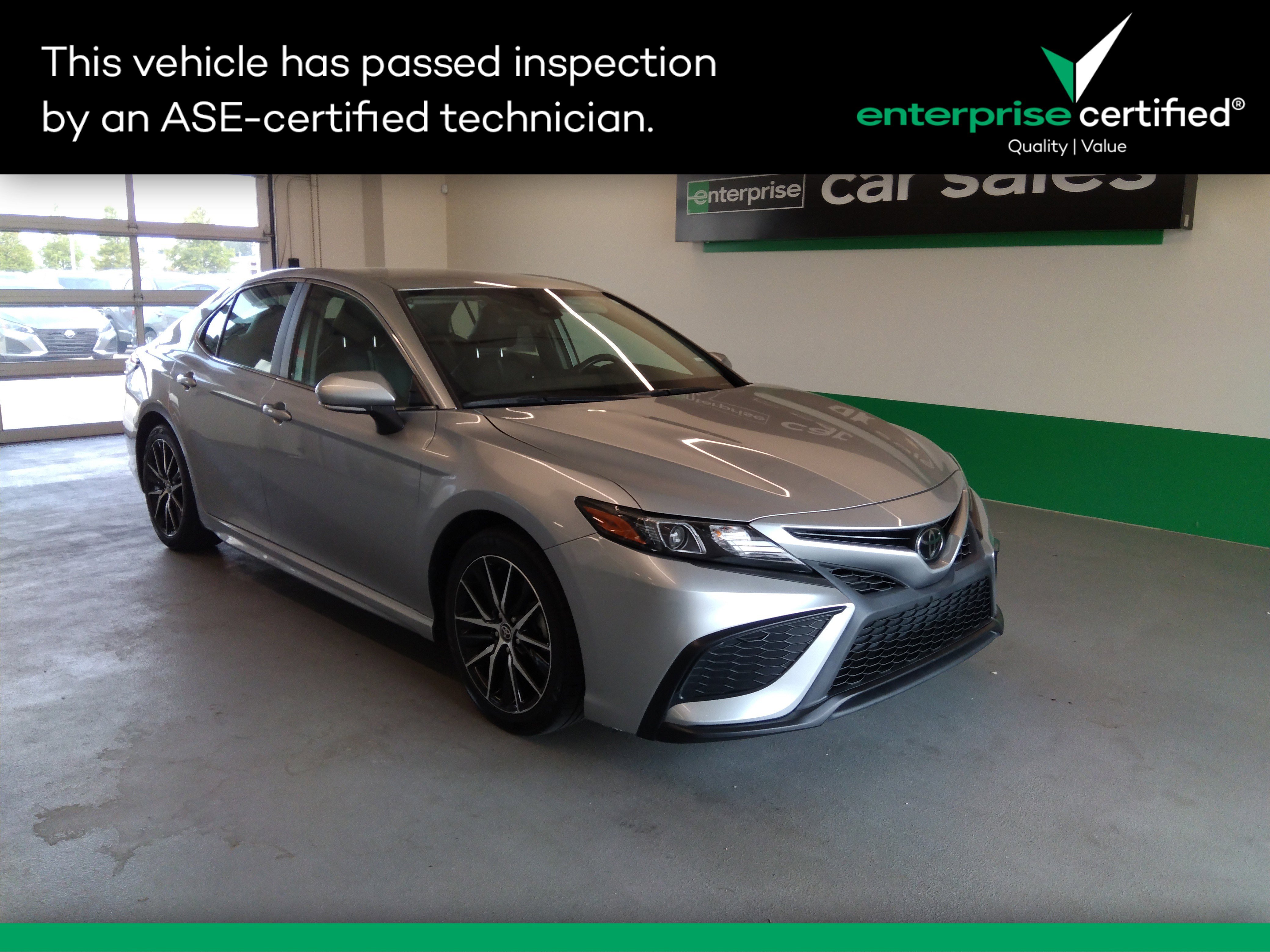 2022 Toyota Camry SE Auto