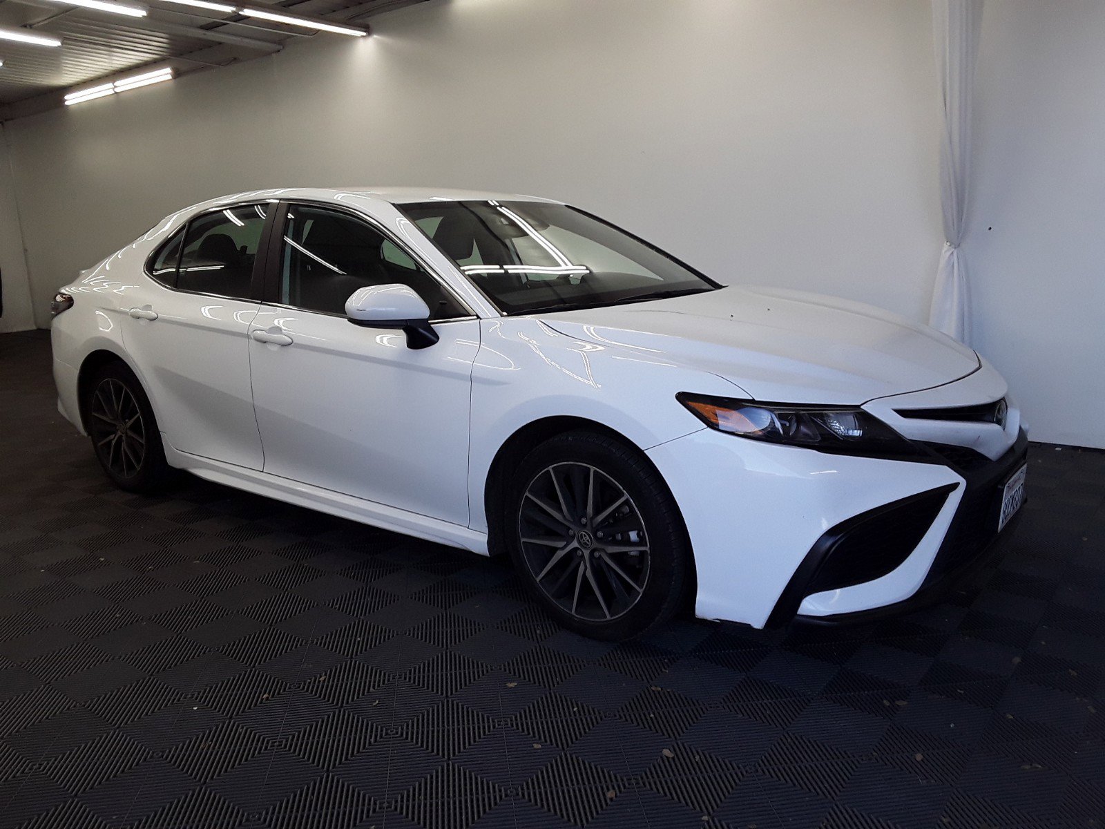 2021 Toyota Camry SE Auto