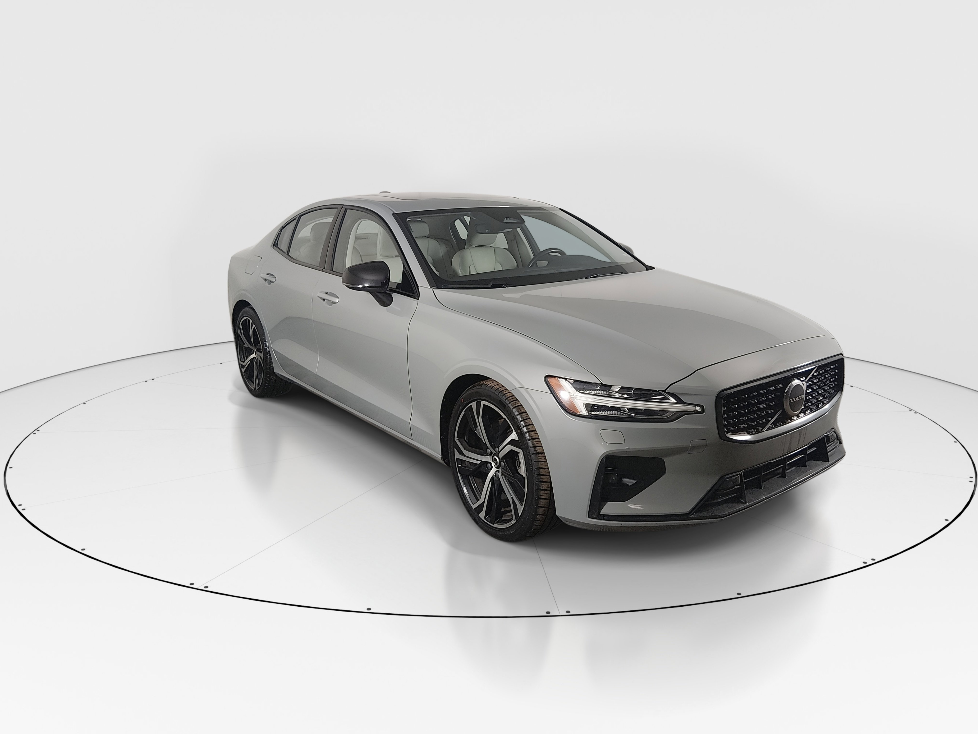 2024 Volvo S60 Core's photo