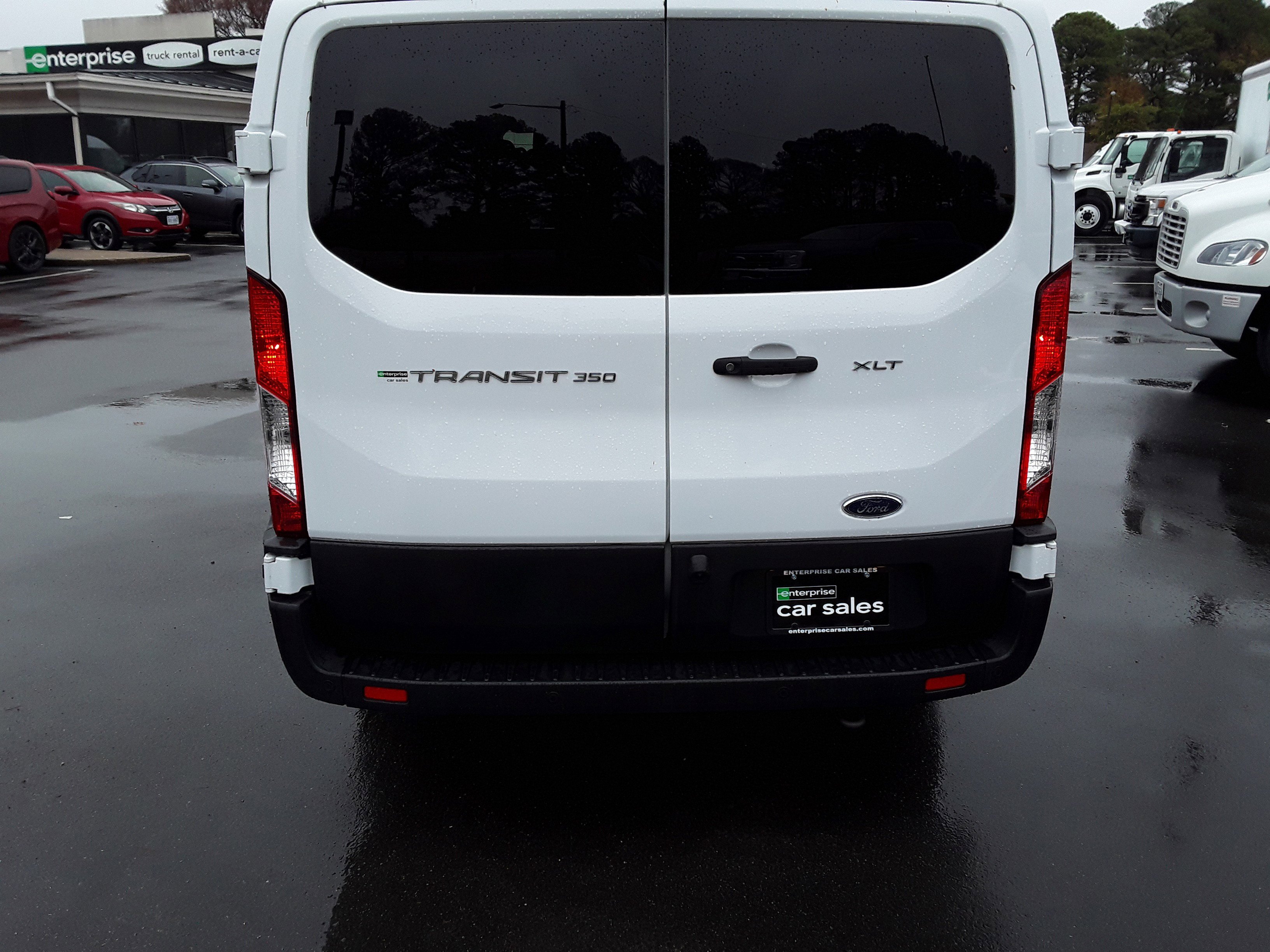 Image of Used 2022 Ford Transit Passenger Wagon T-350 148" Low Roof XLT RWD