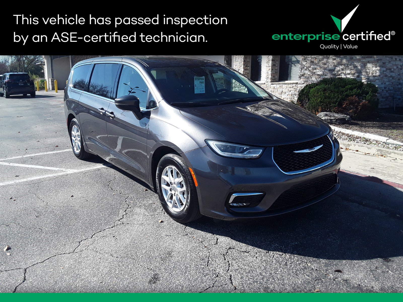 Used 2023 Chrysler Pacifica Touring L FWD