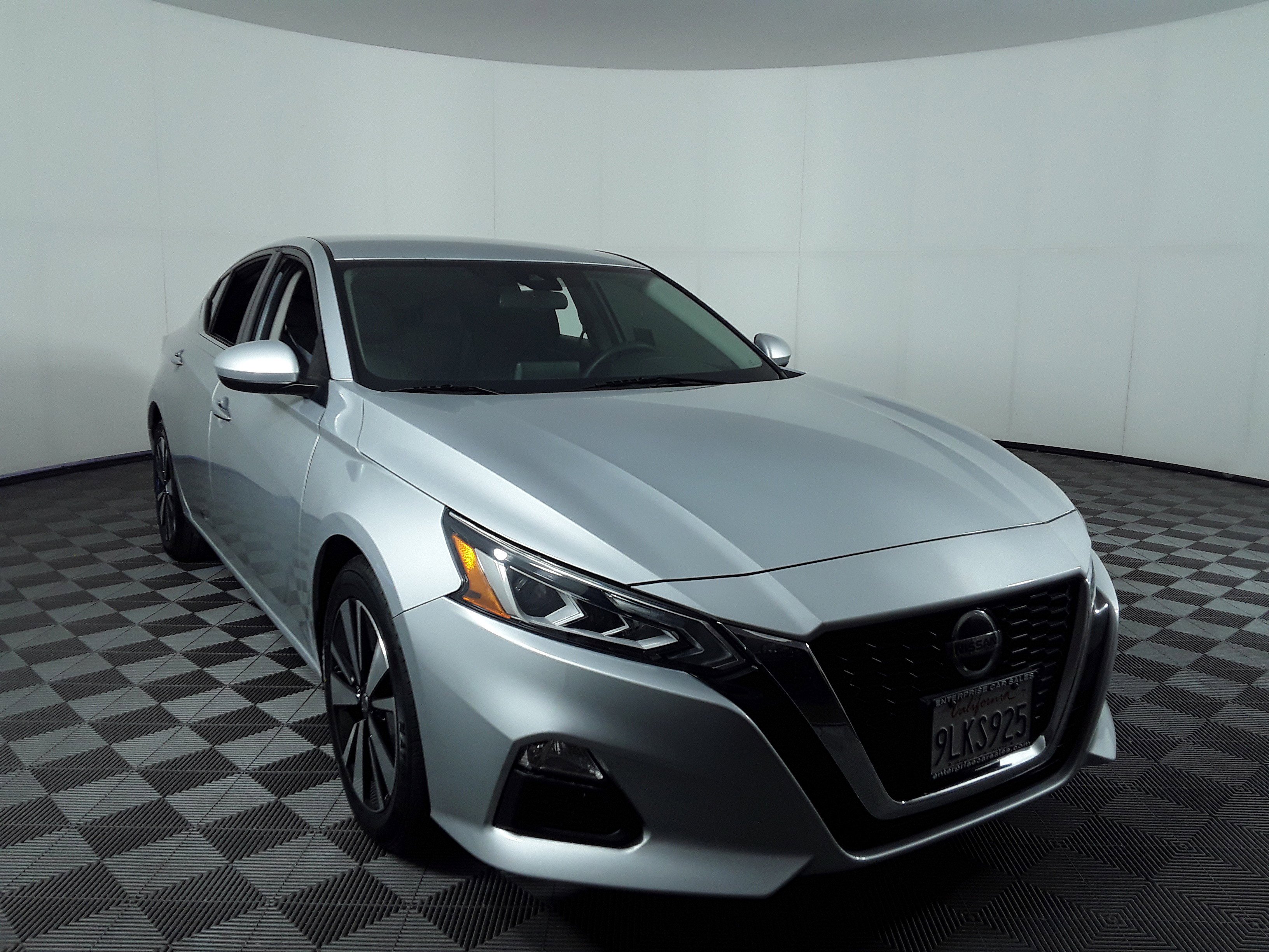 Used 2022 Nissan Altima 2.5 SV Sedan