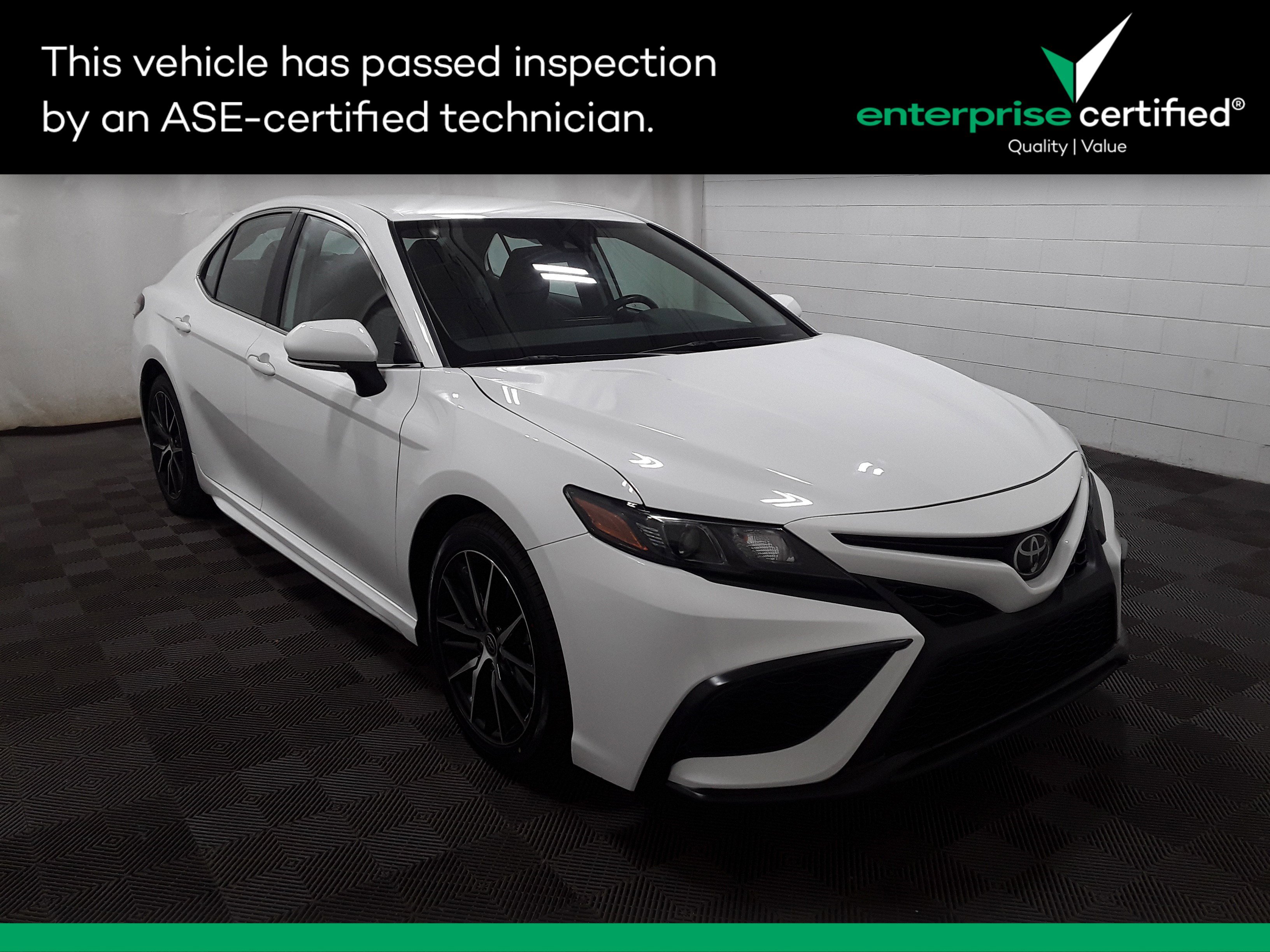 2022 Toyota Camry SE Auto