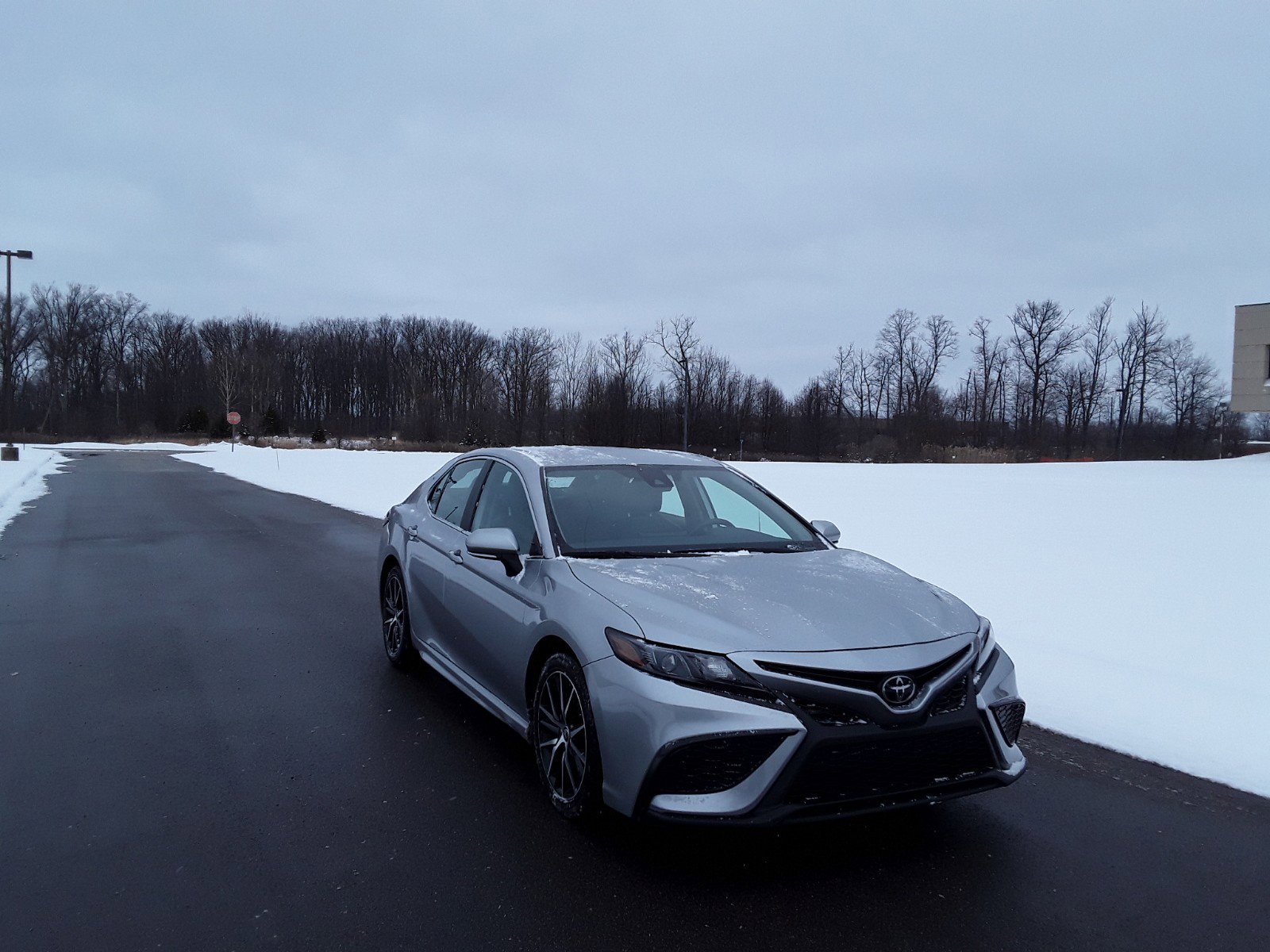 2022 Toyota Camry SE Auto