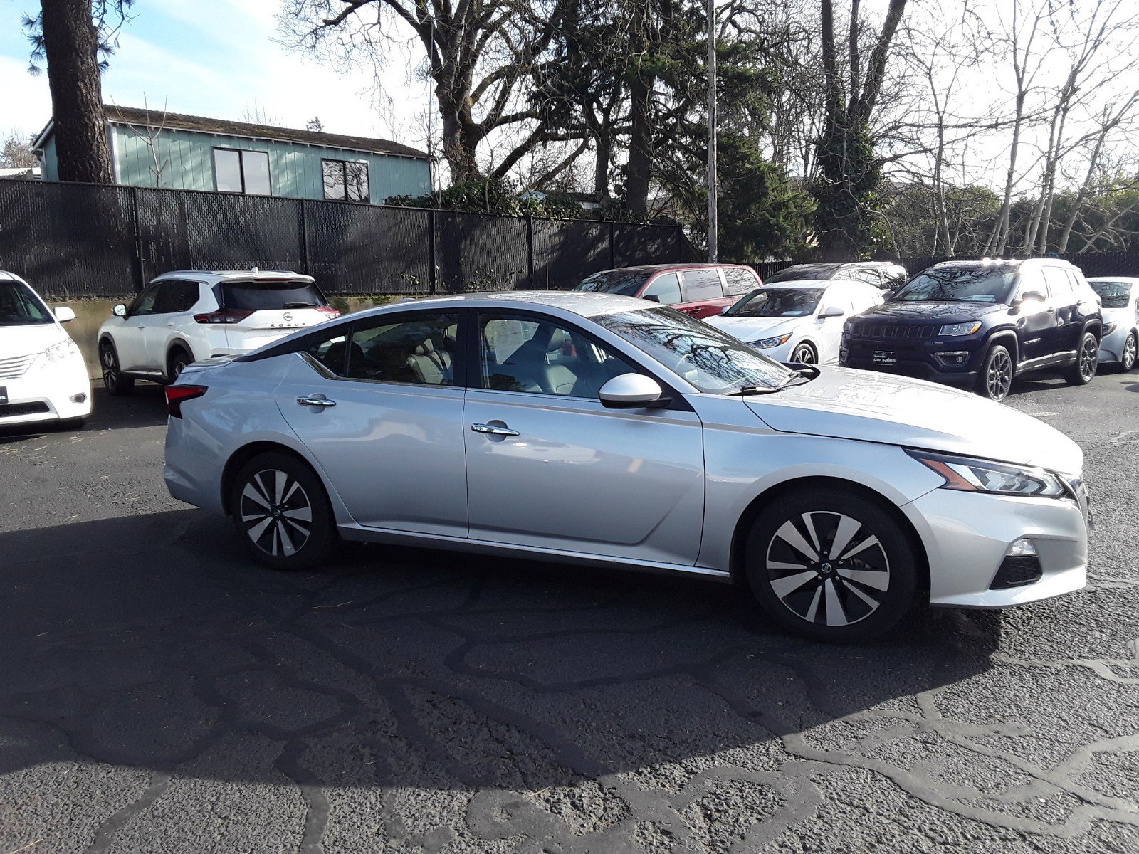 2022 Nissan Altima 2.5 SV Sedan