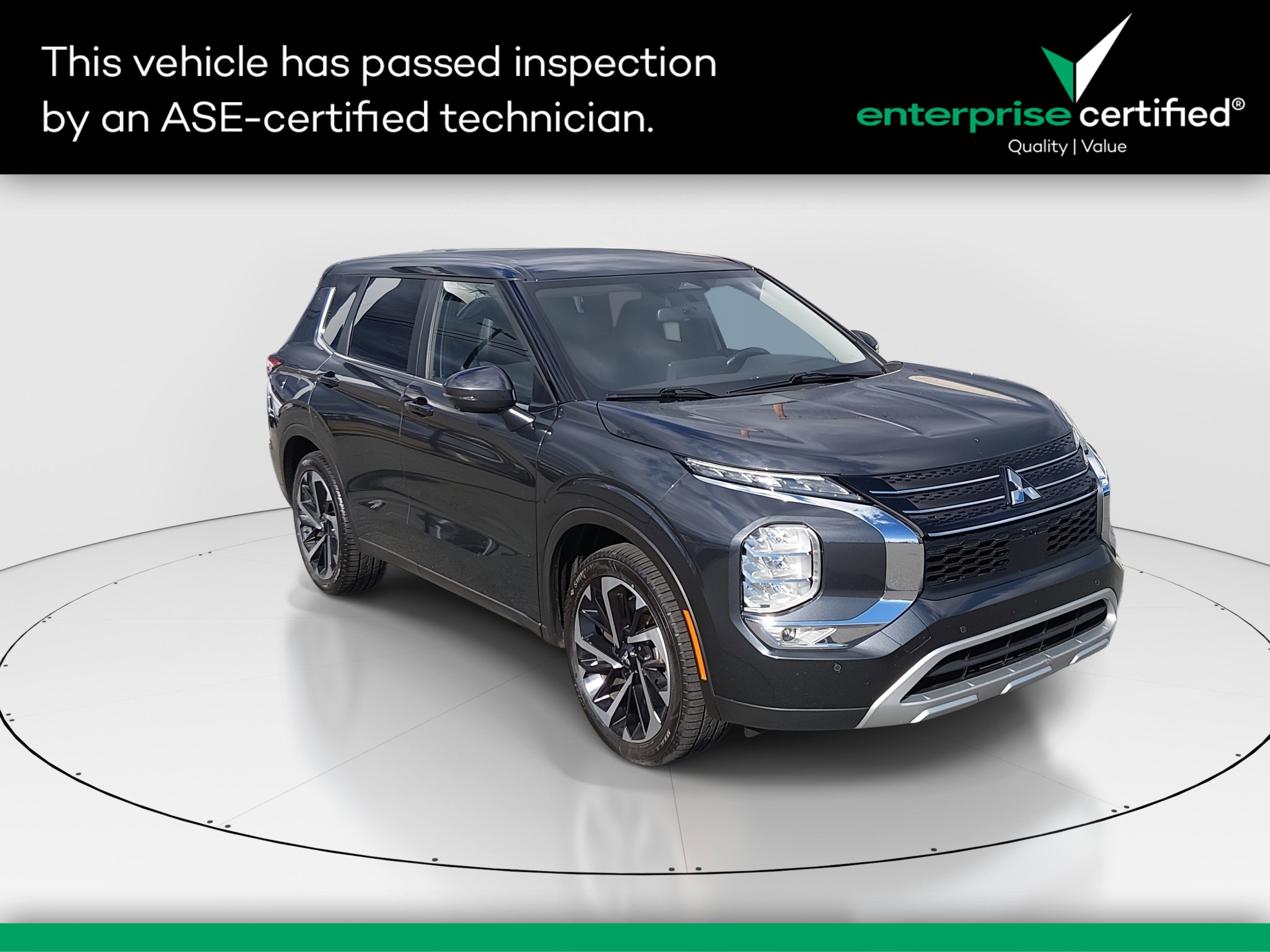 2024 Mitsubishi Outlander SE's photo