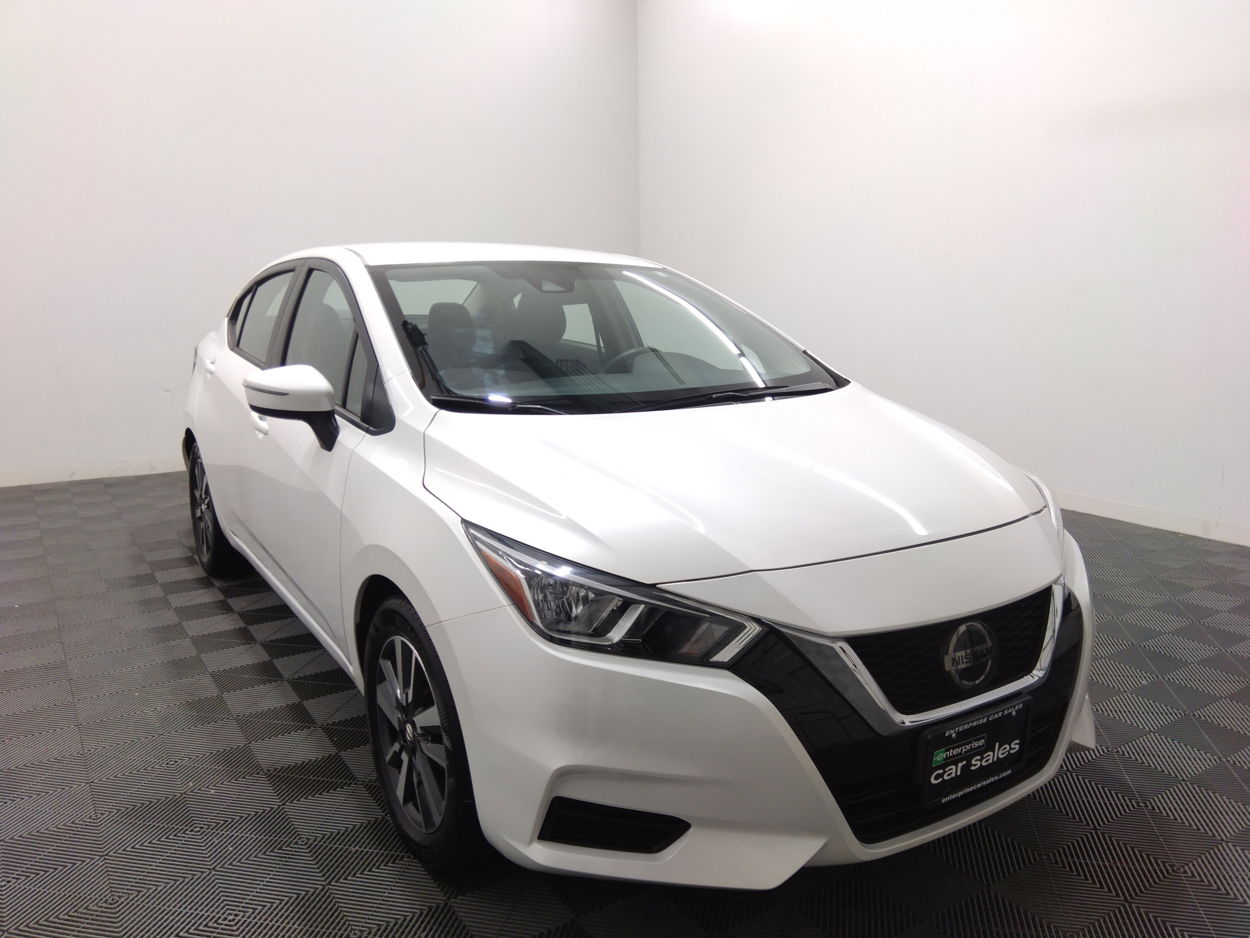2020 Nissan Versa SV CVT
