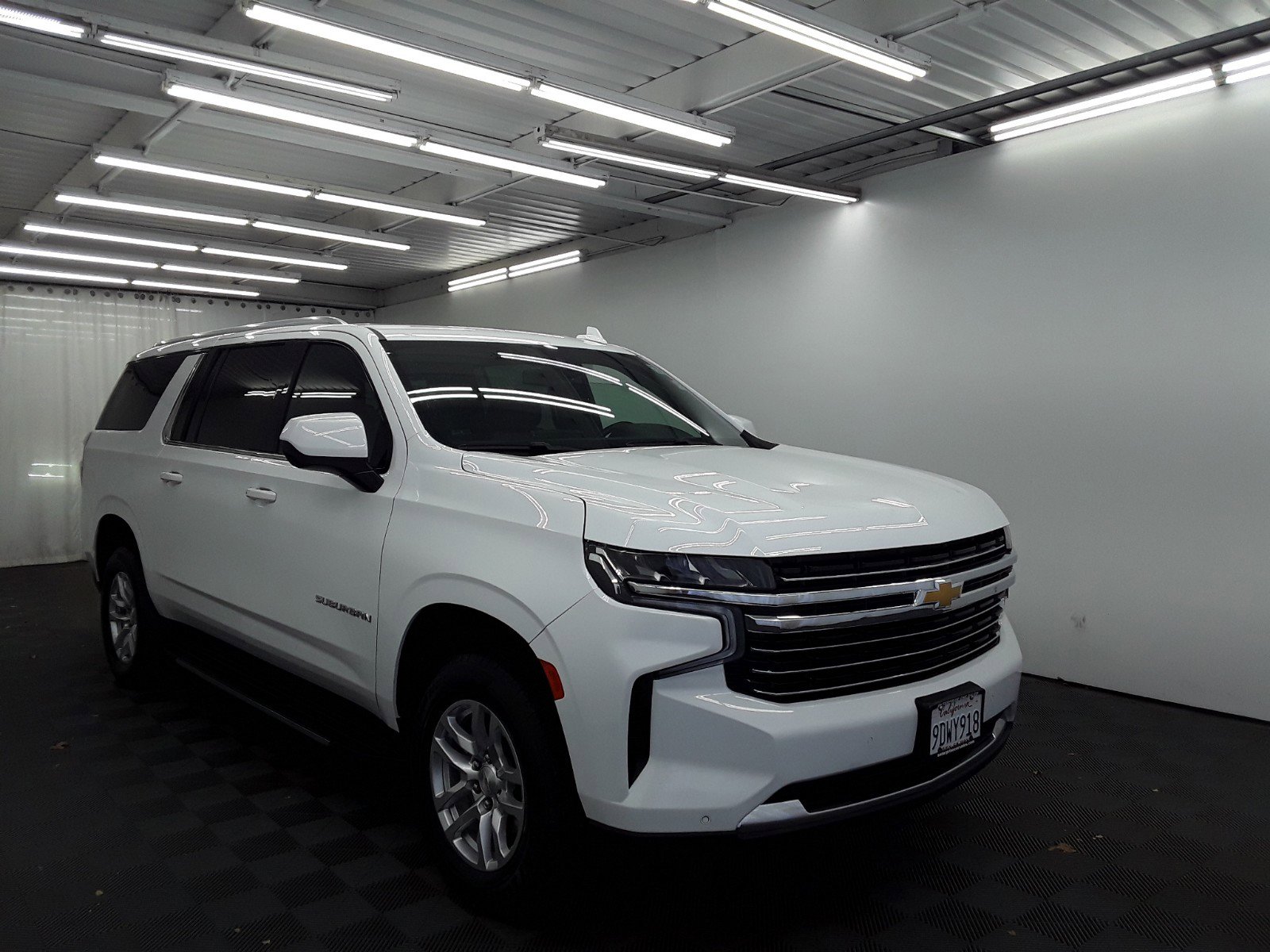 2023 Chevrolet Suburban 4WD 4dr LT