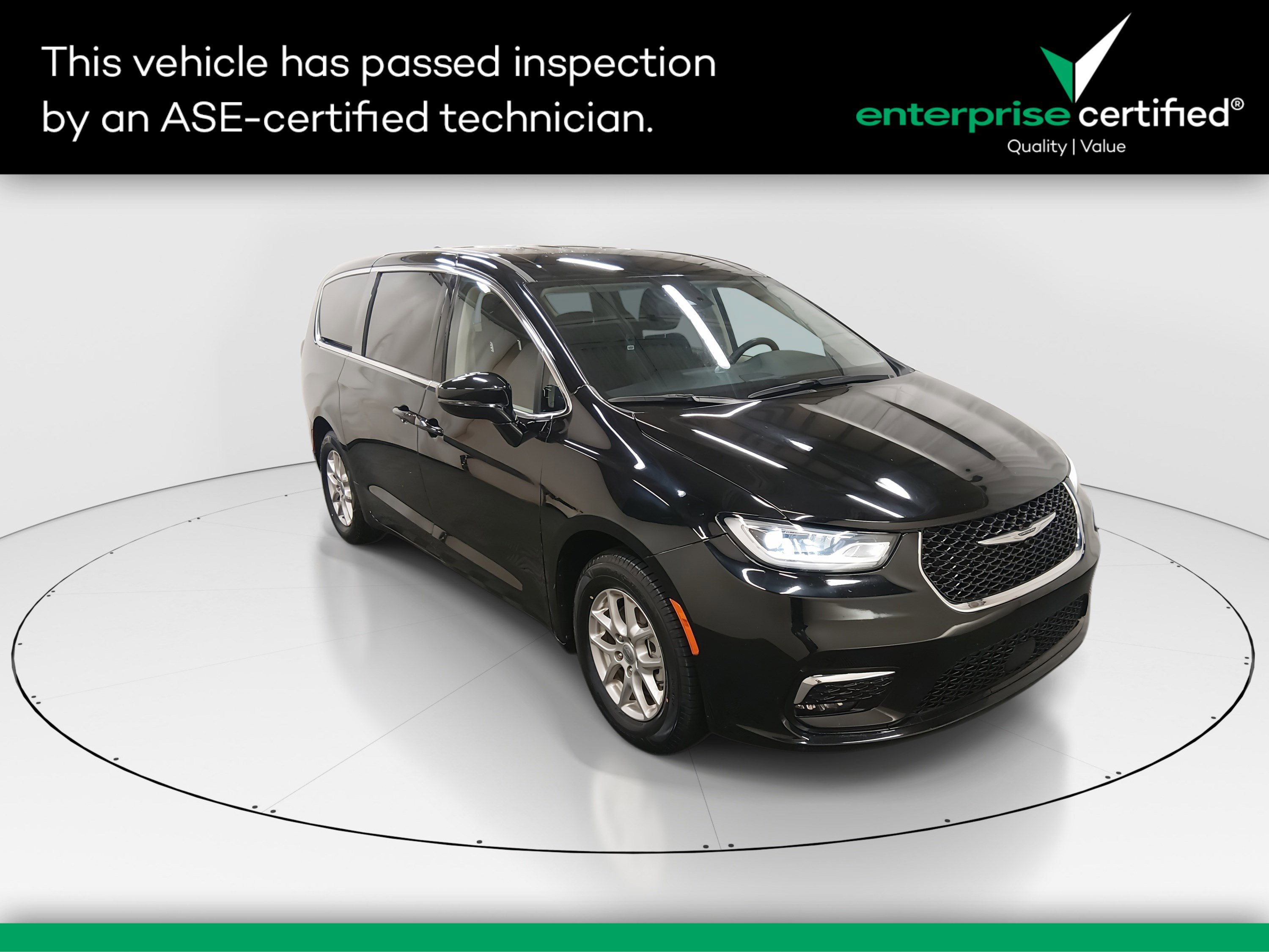 2024 Chrysler Pacifica Touring L's photo