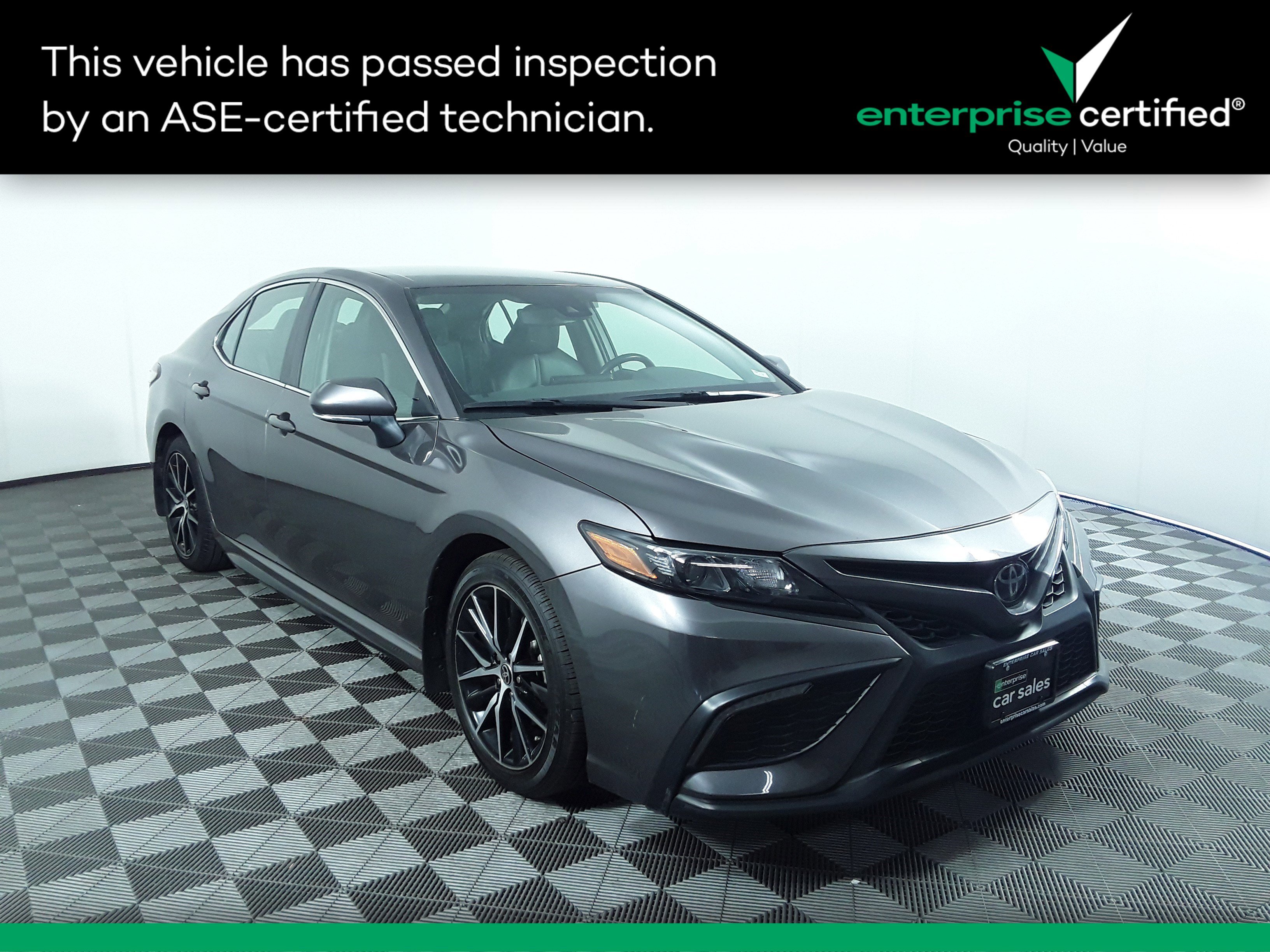 Used 2023 Toyota Camry SE Auto