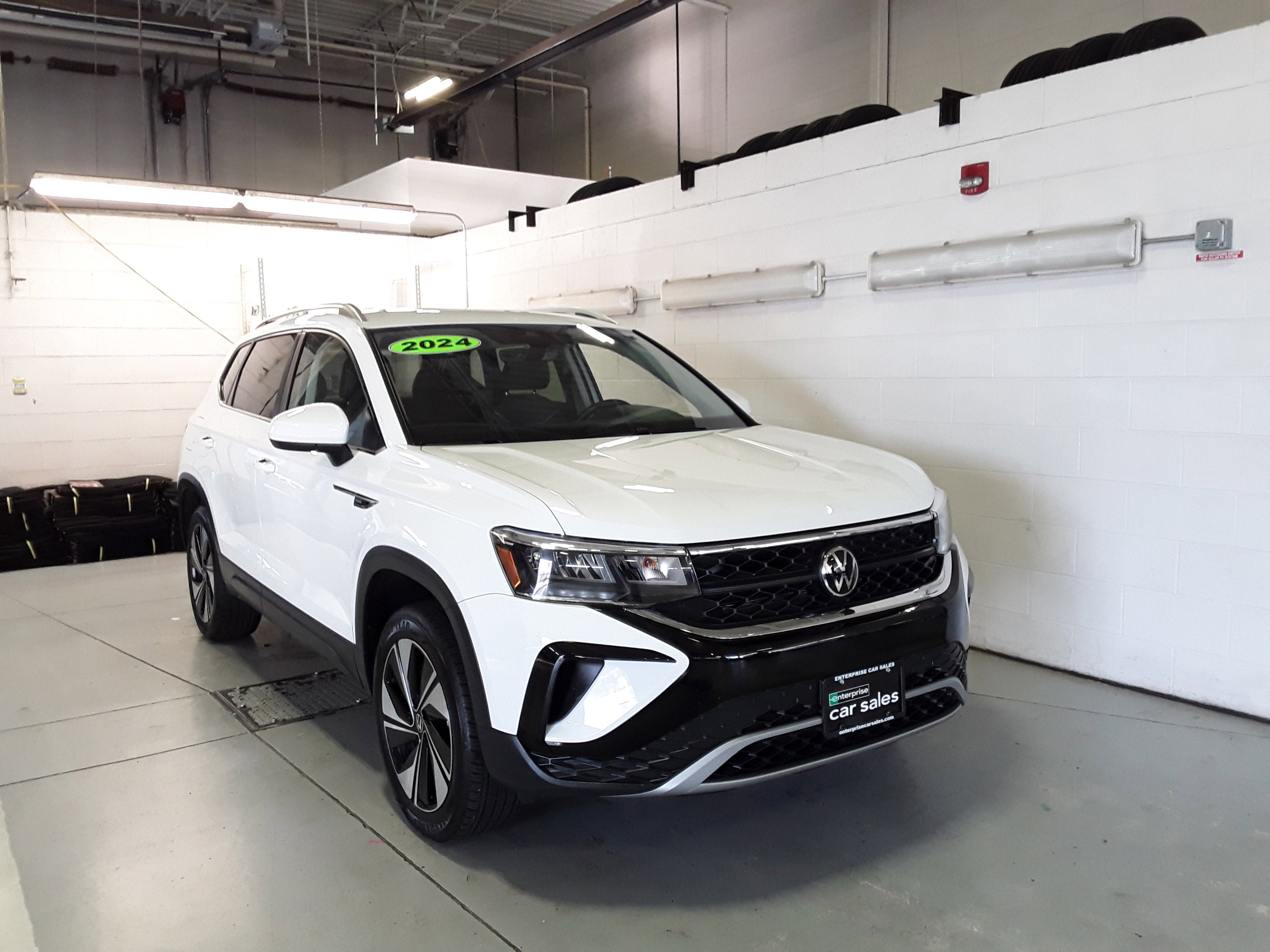 Used 2024 Volkswagen Taos SE 4MOTION