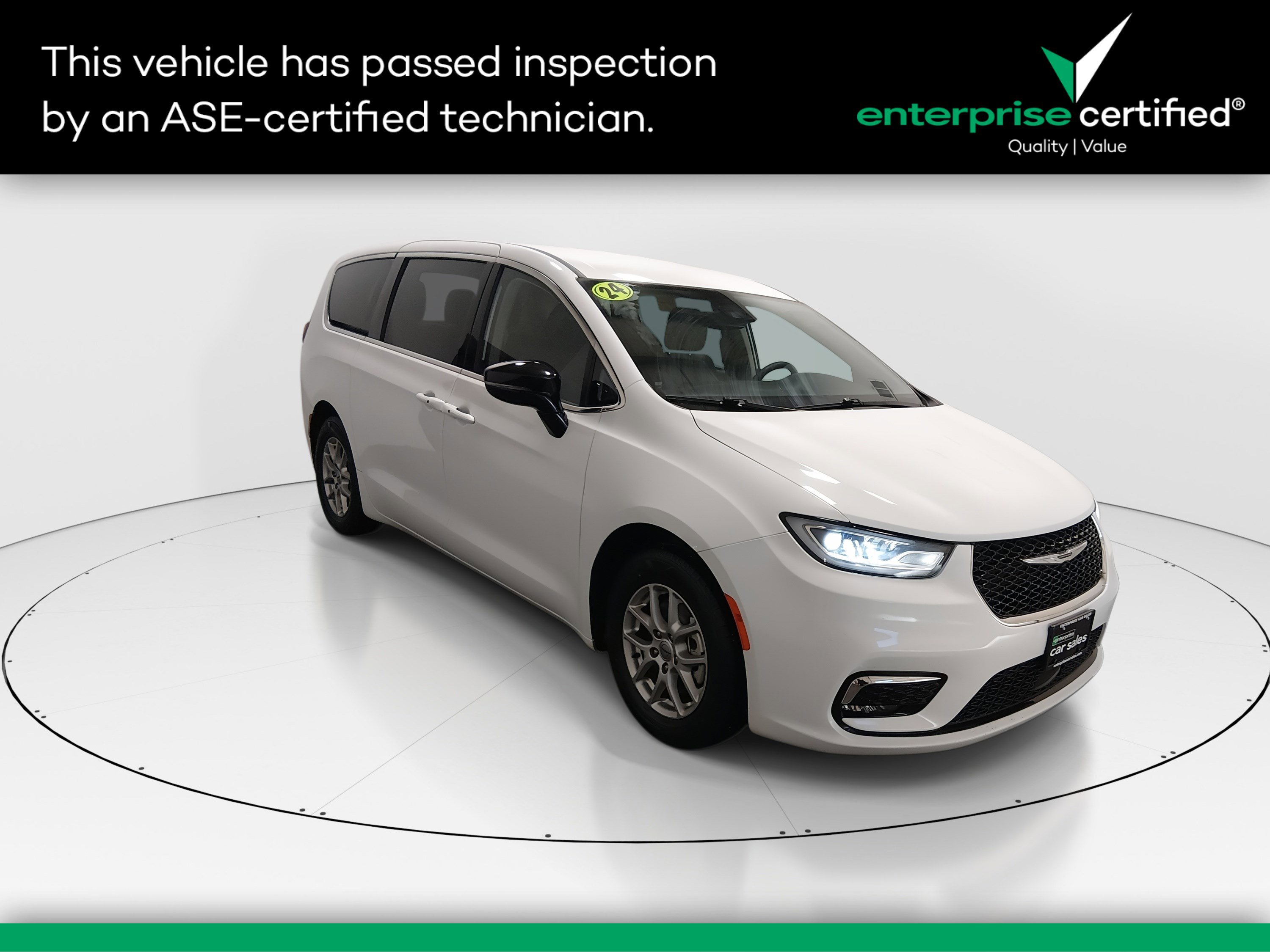 2024 Chrysler Pacifica Touring L's photo