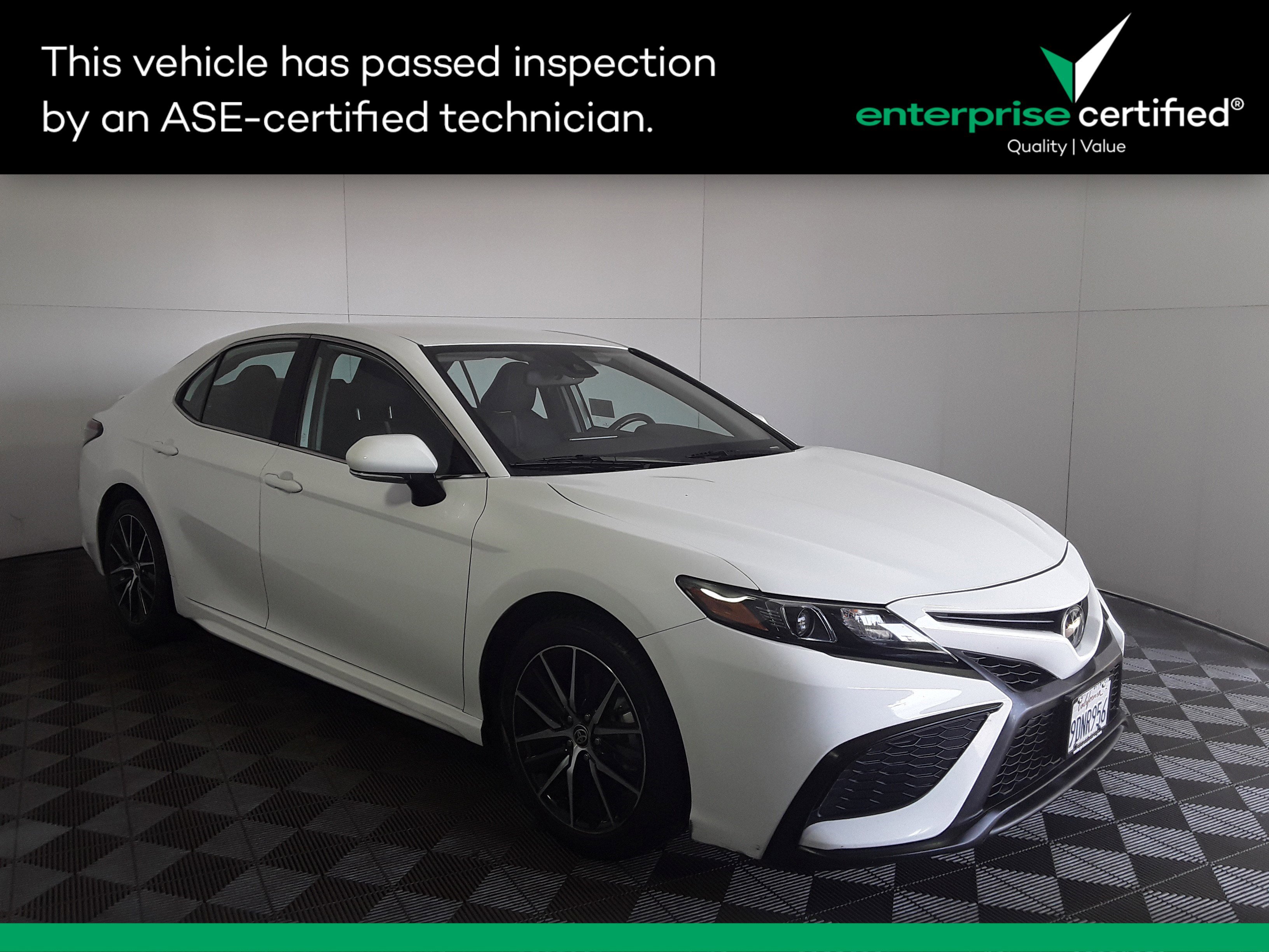 2023 Toyota Camry SE Auto