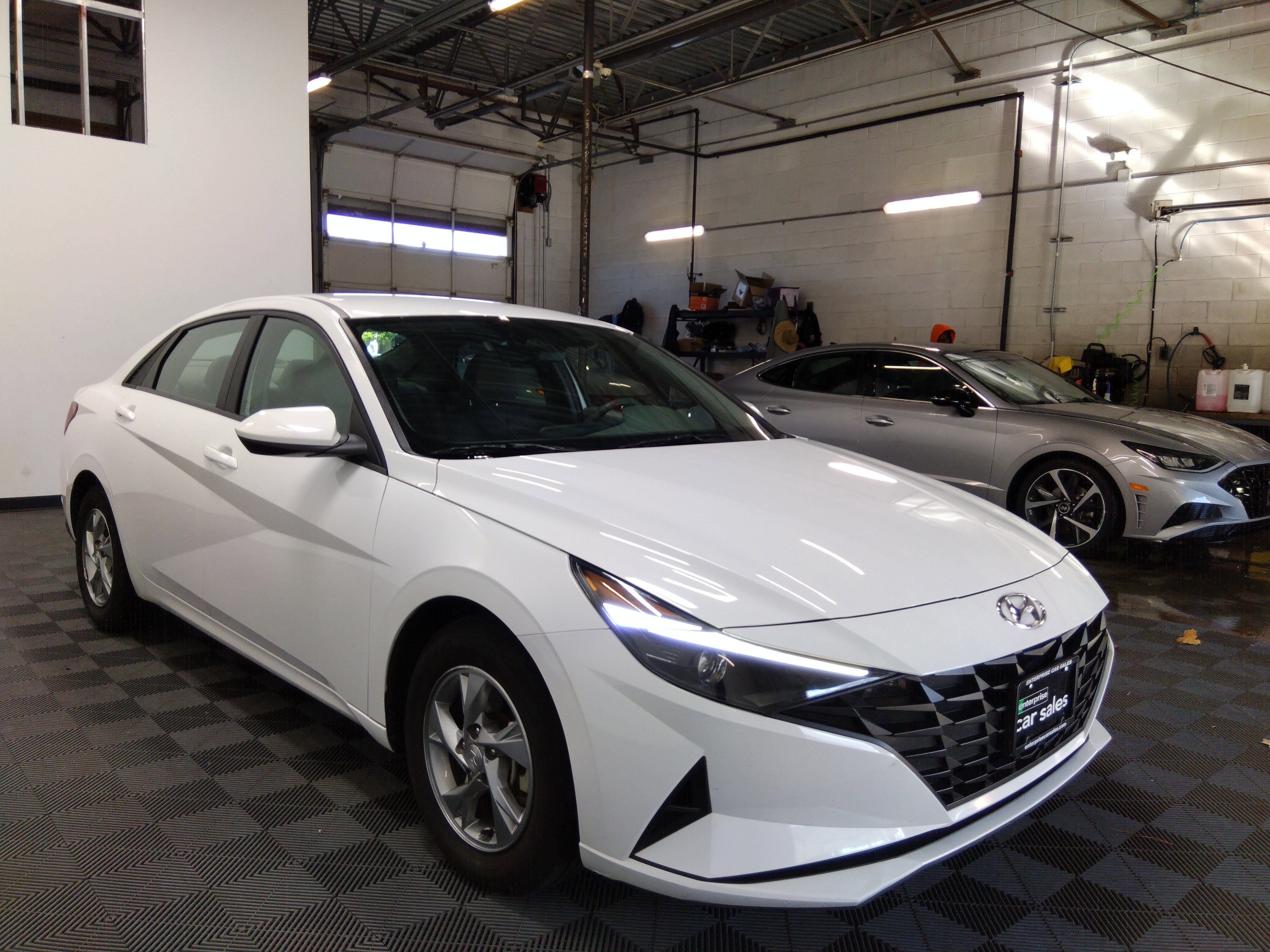 Used 2023 Hyundai Elantra SE IVT