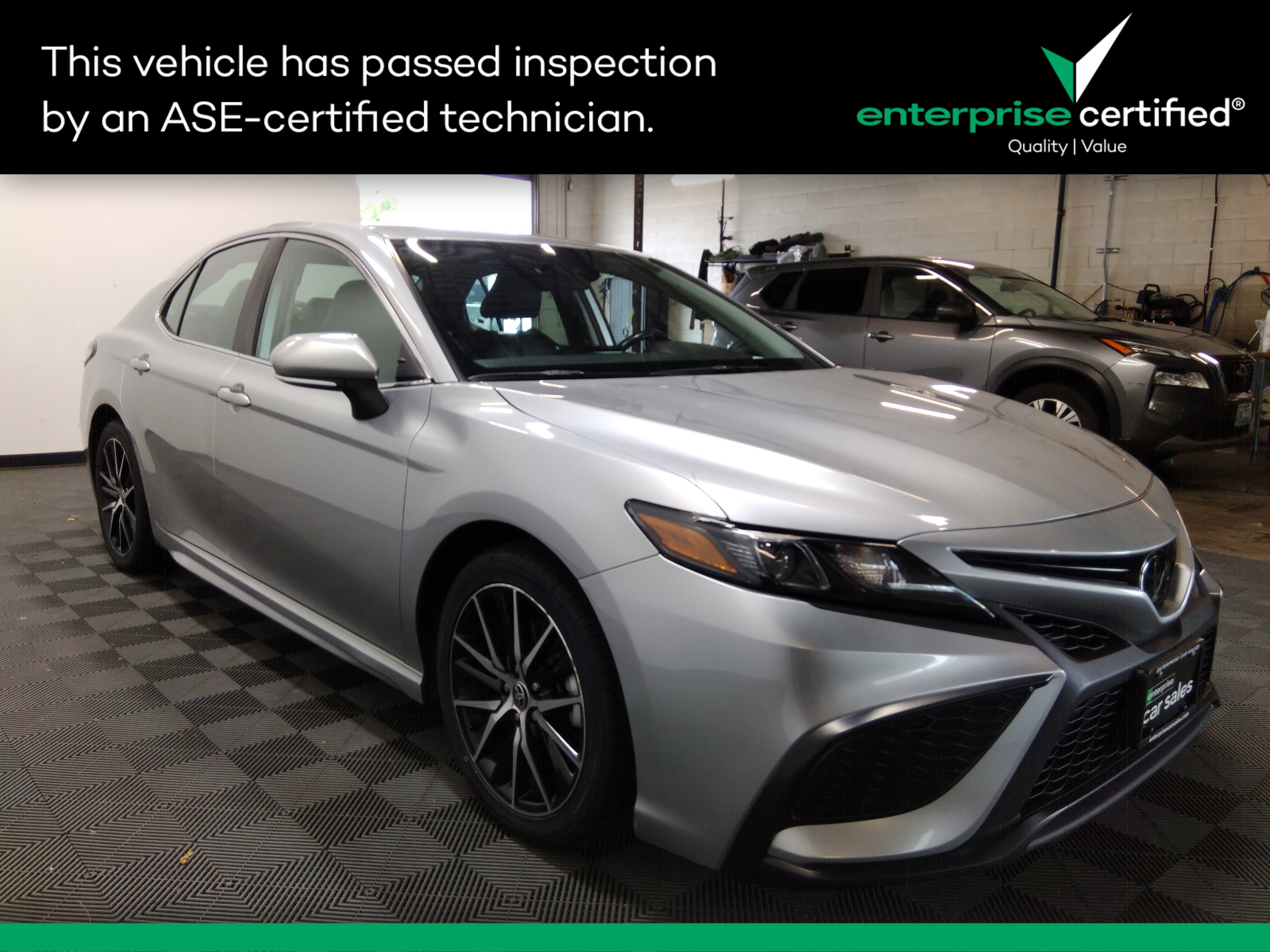2023 Toyota Camry SE Auto