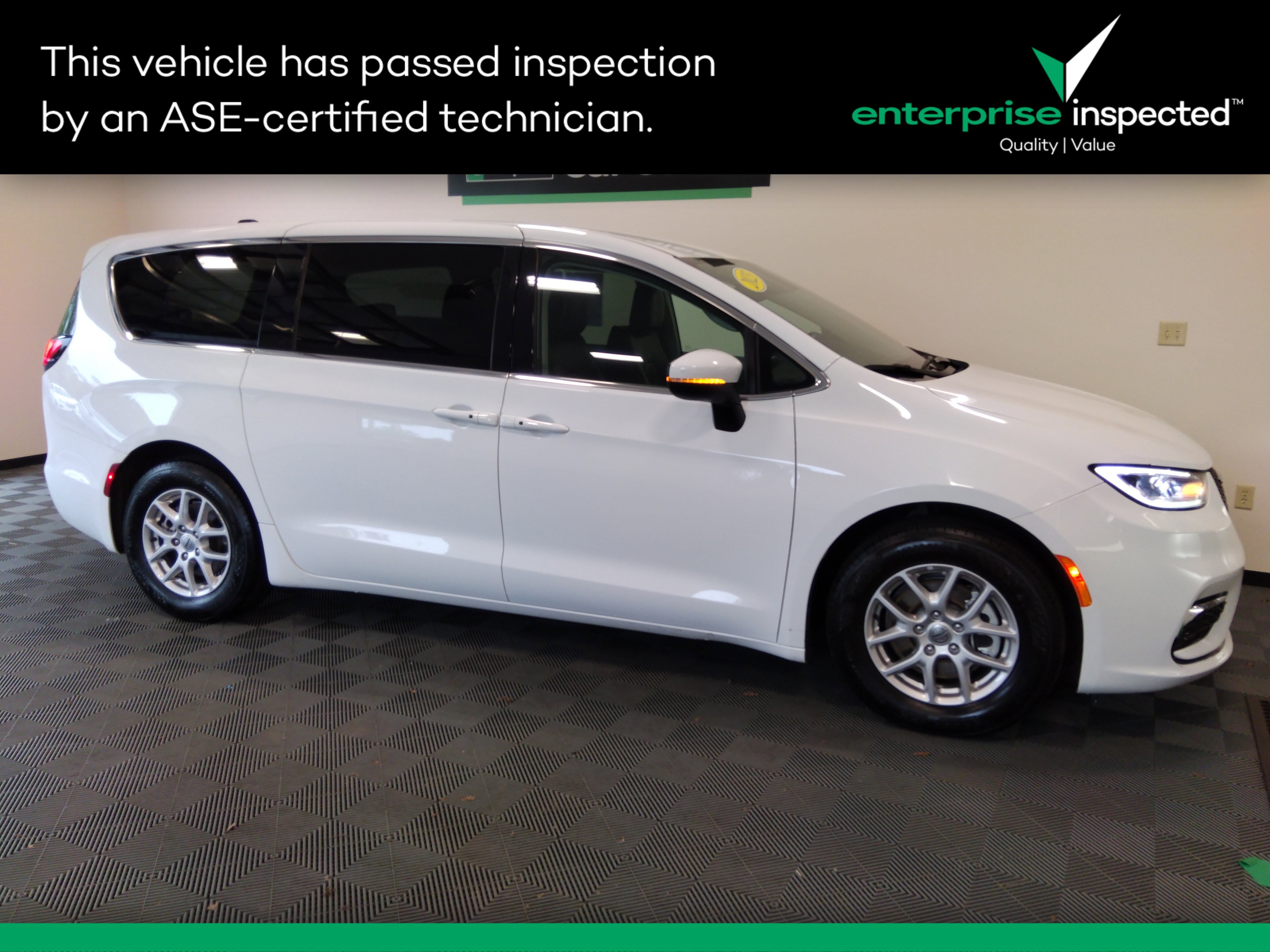 2023 Chrysler Pacifica Touring L FWD