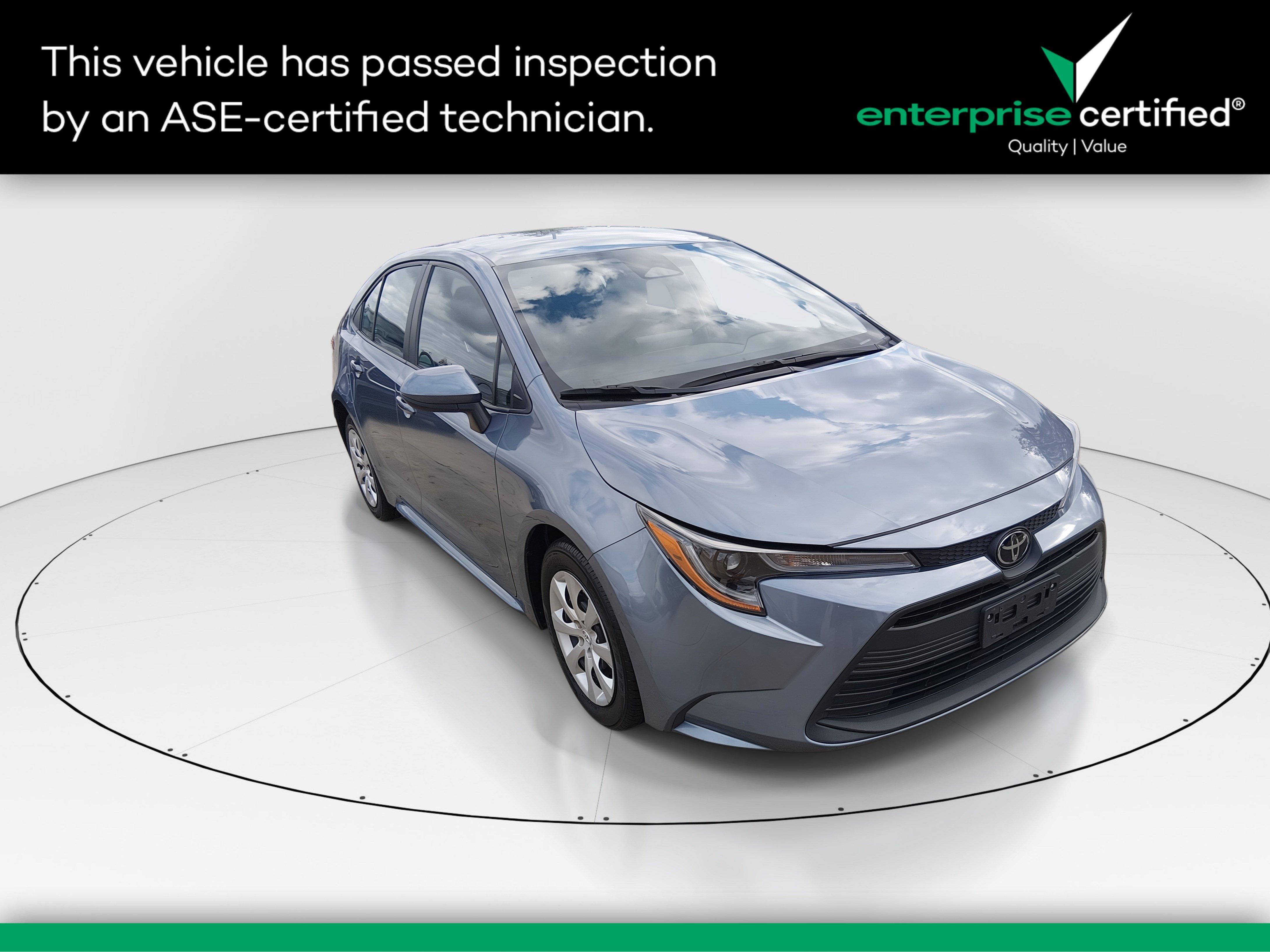 2024 Toyota Corolla LE's photo