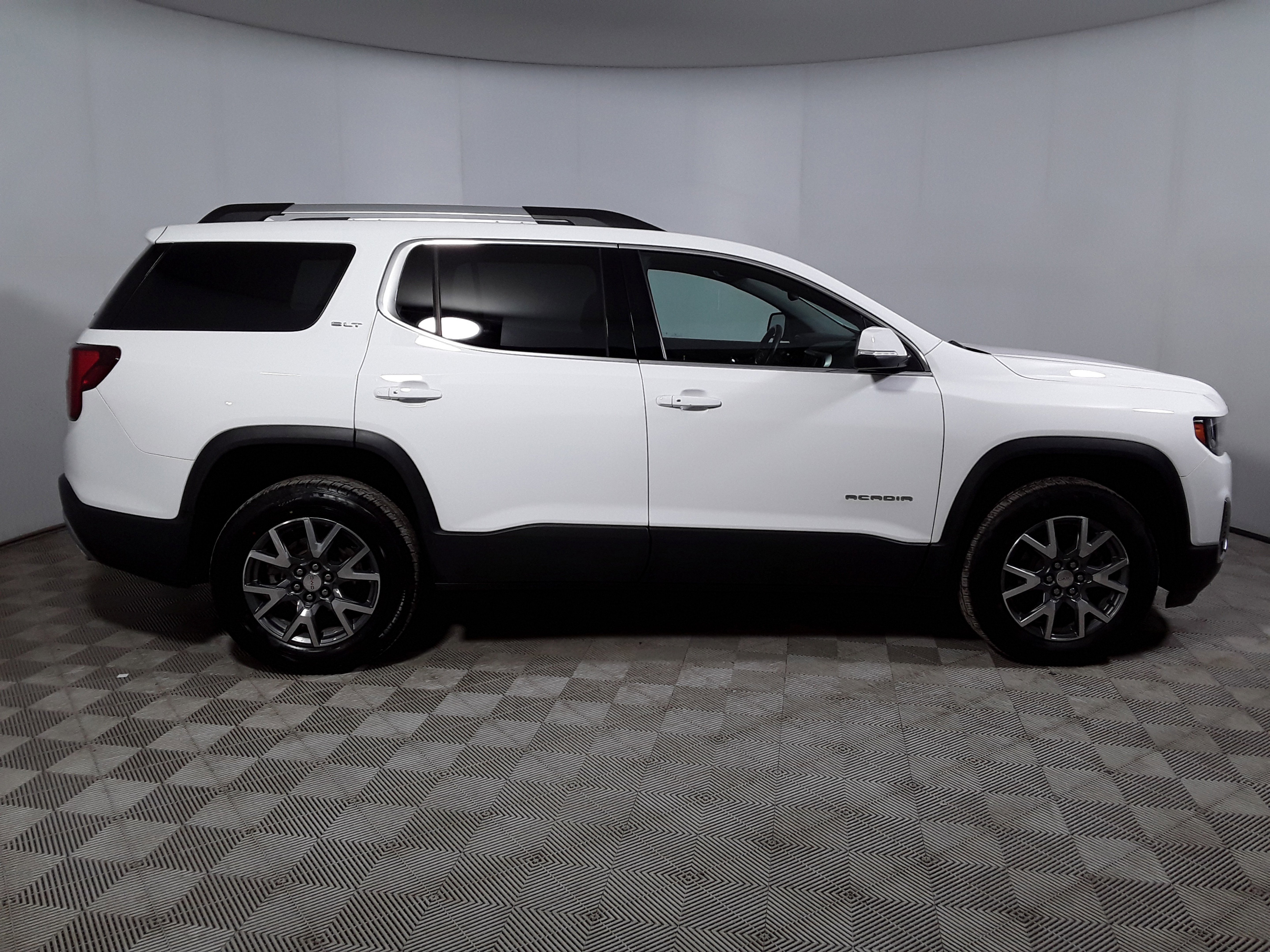 Image 2 of Used 2023 GMC Acadia FWD 4dr SLT
