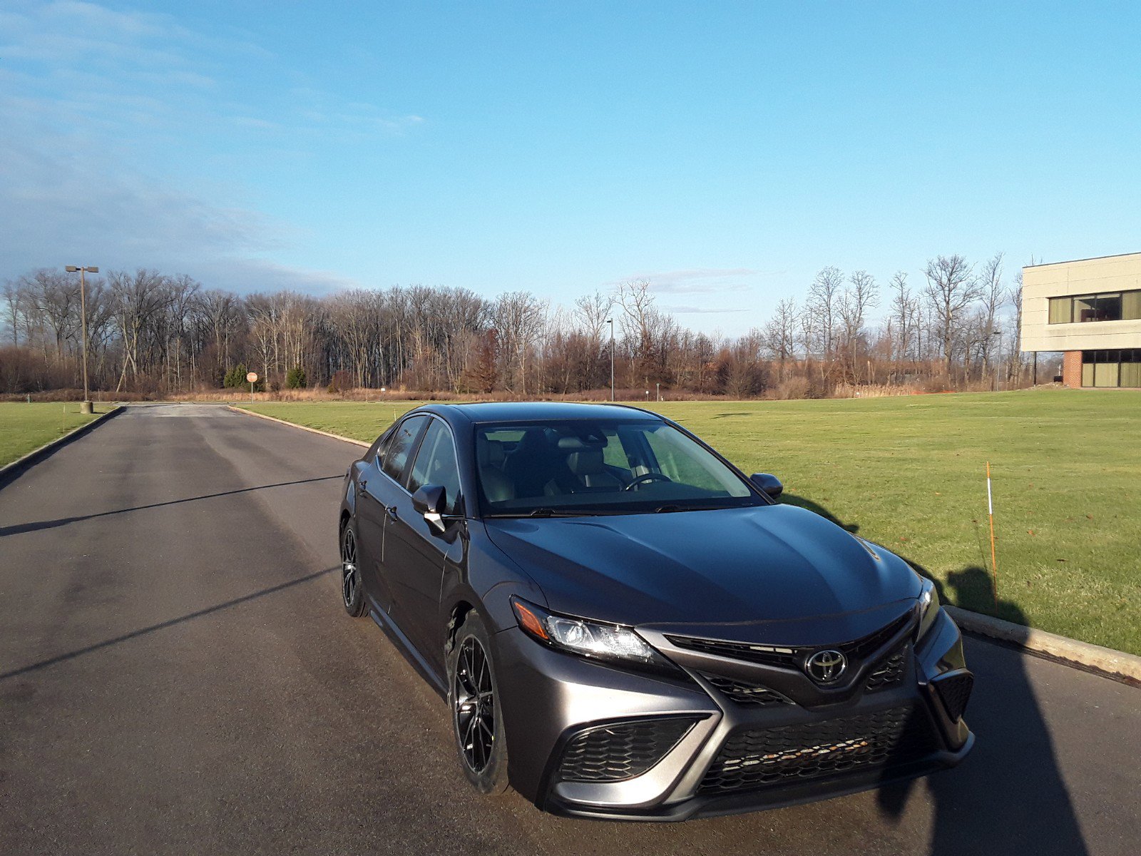 2021 Toyota Camry SE Auto