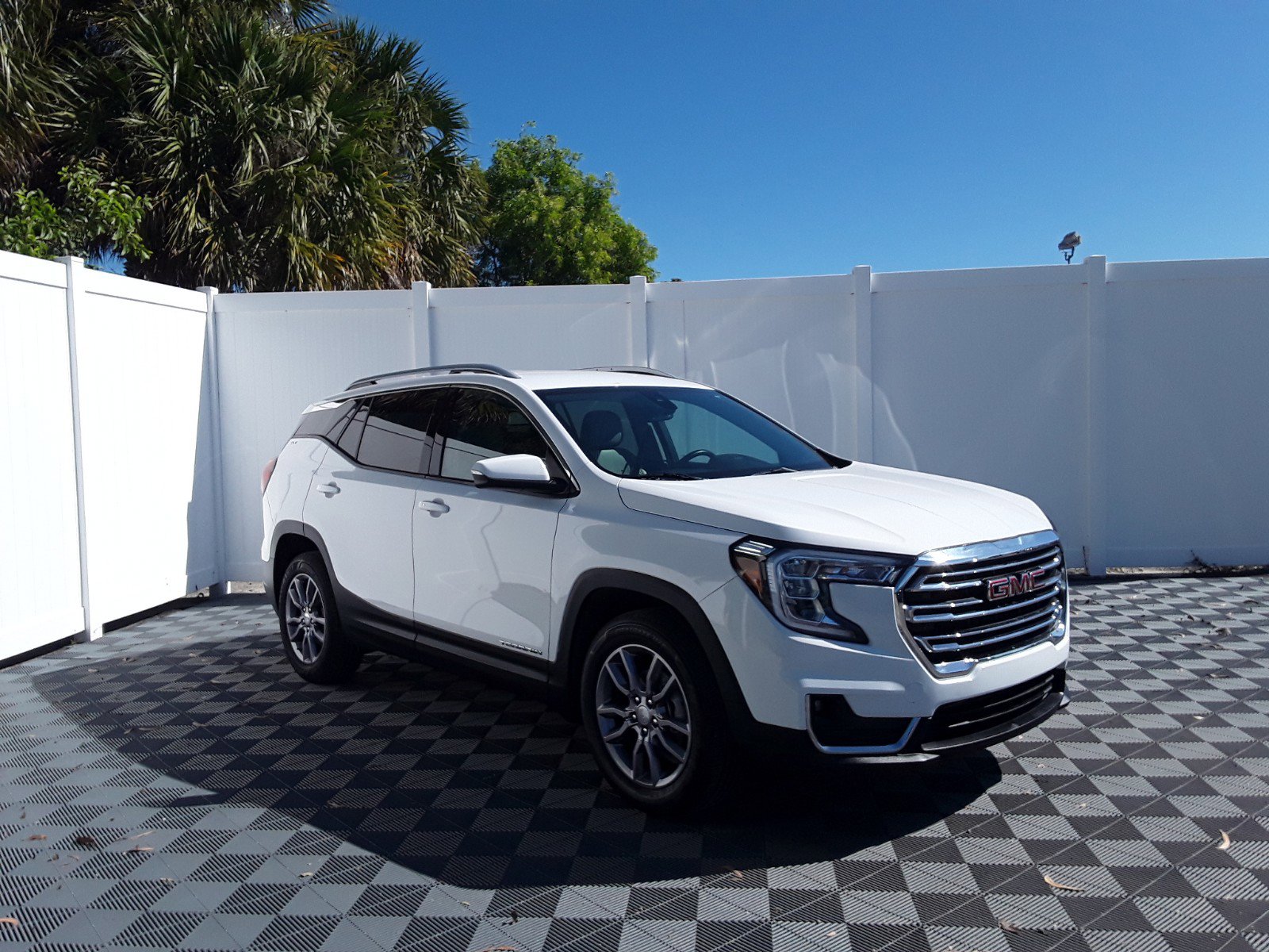 2023 GMC Terrain FWD 4dr SLT