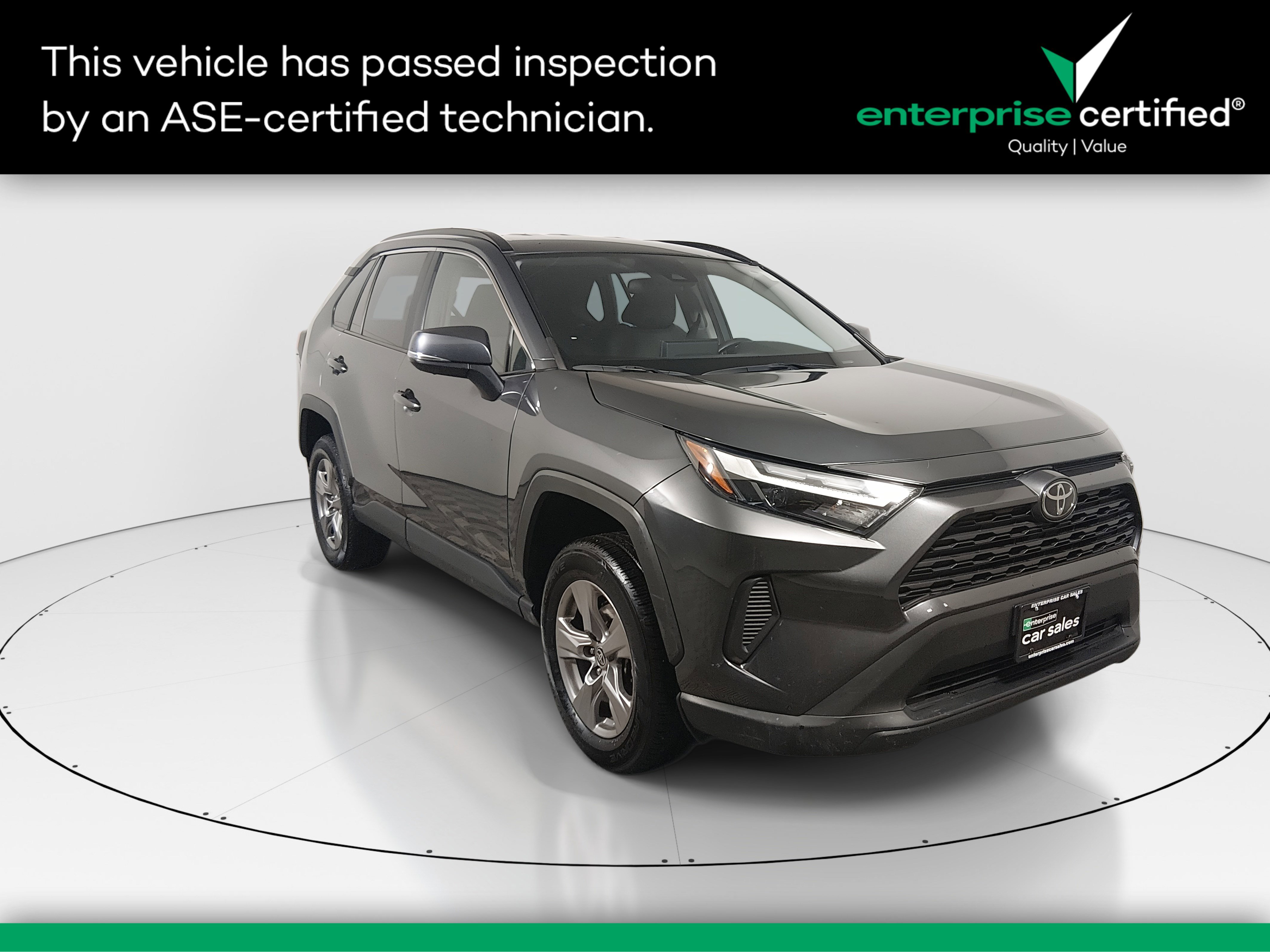 2023 Toyota RAV4 XLE's photo