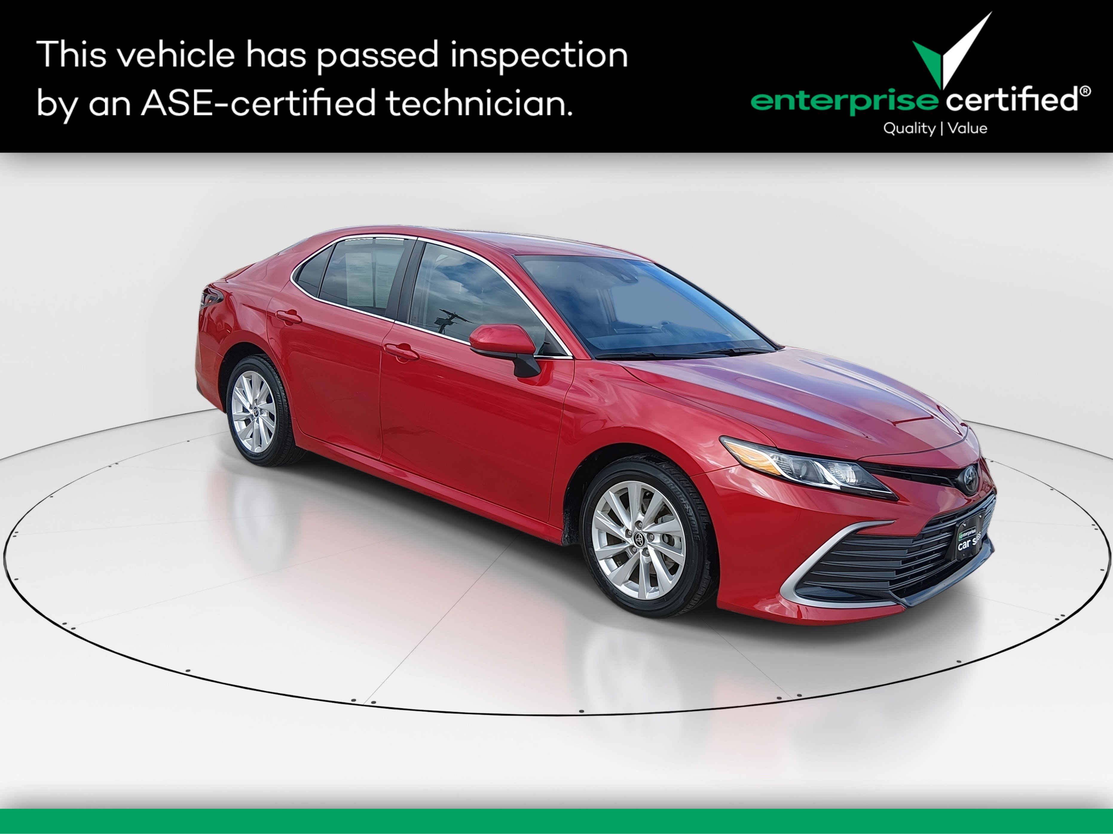 2023 Toyota Camry LE's photo