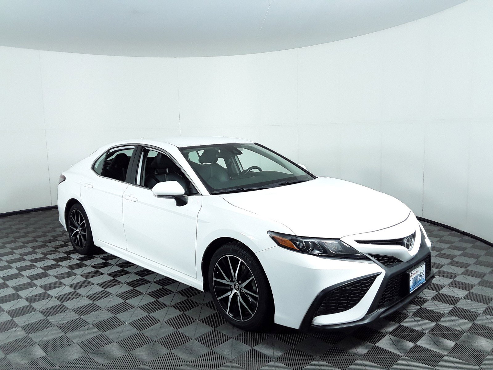 2022 Toyota Camry SE Auto