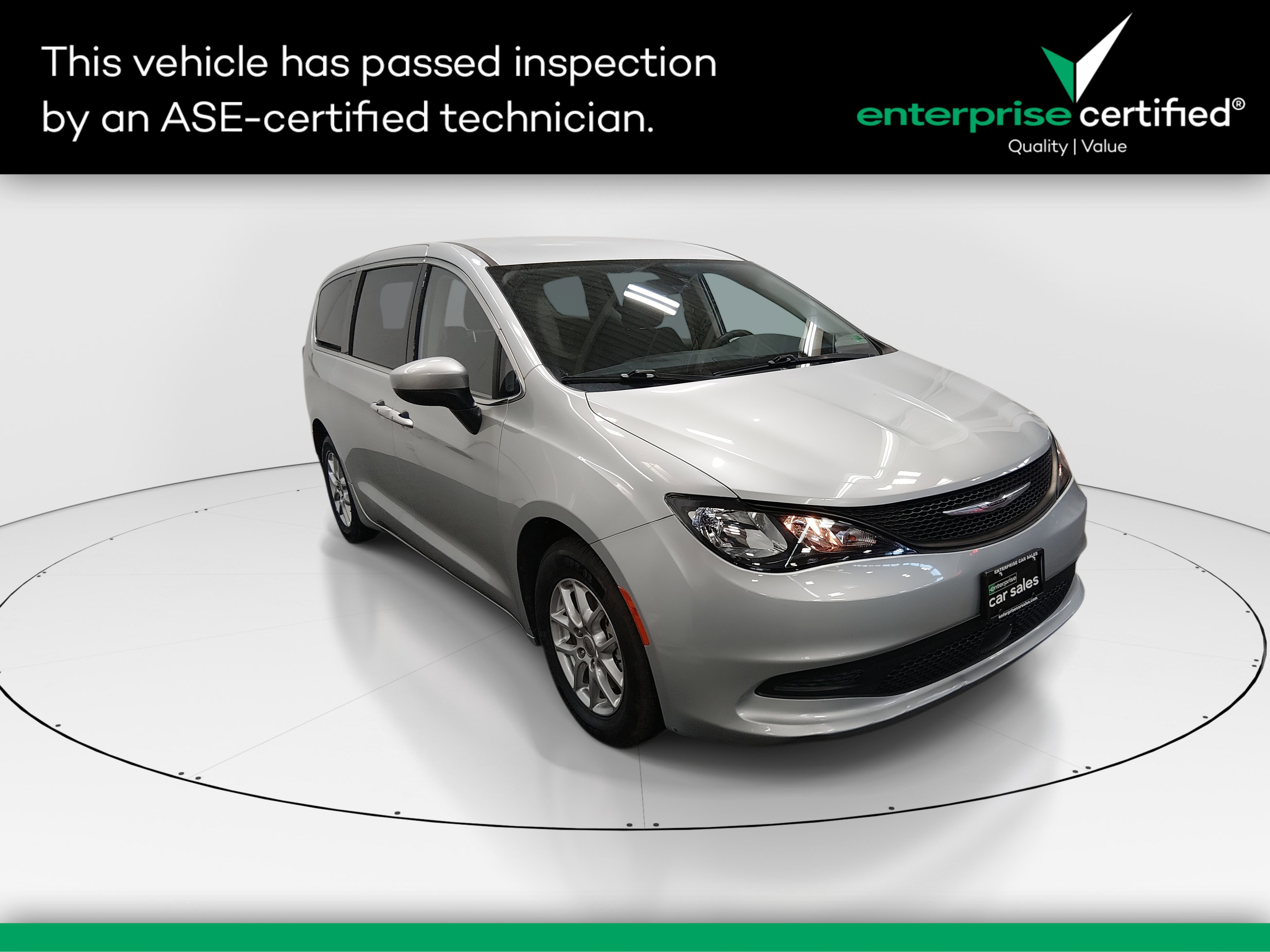 Used 2022 Chrysler Voyager LX FWD's photo