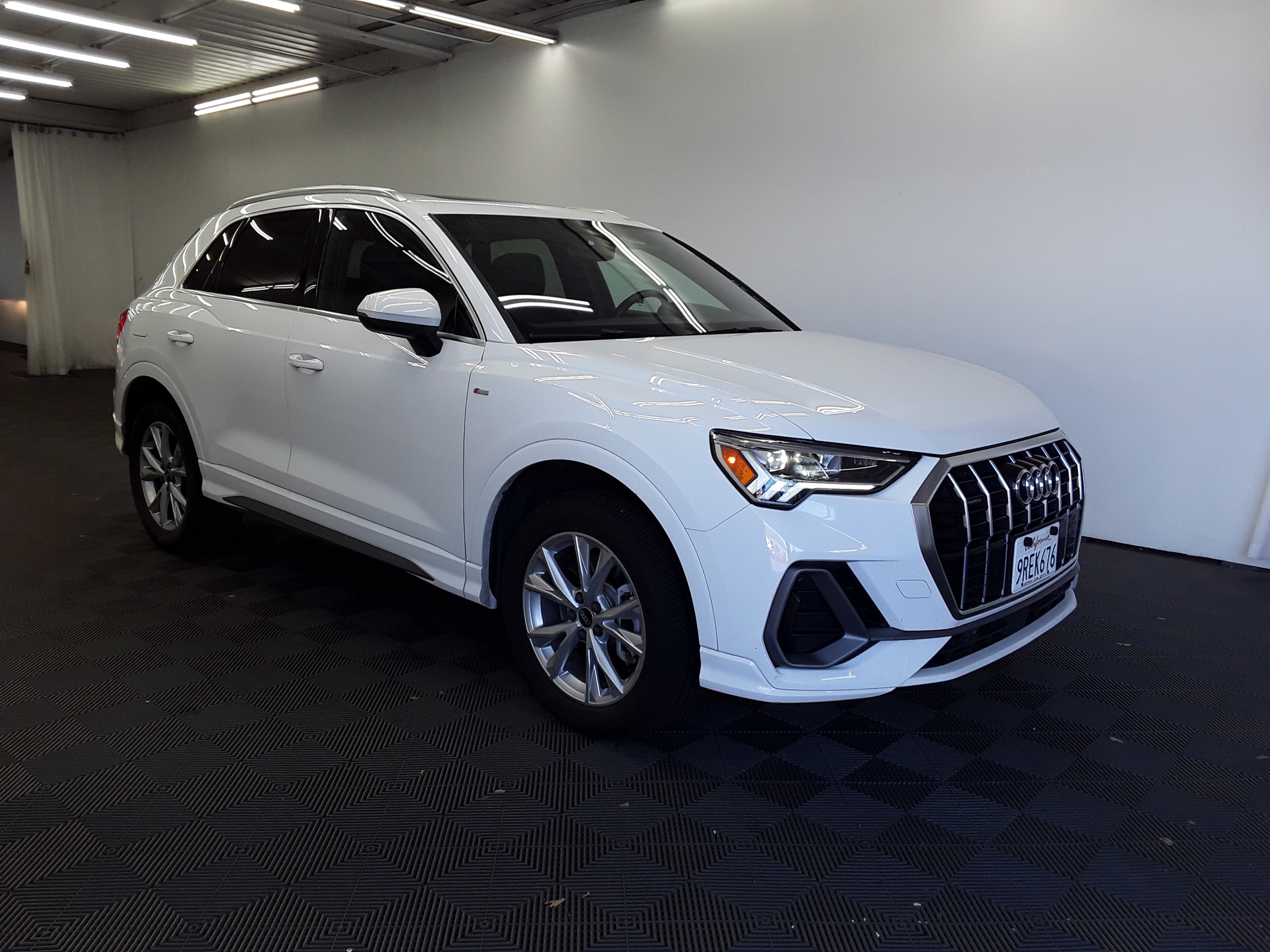 2023 Audi Q3 S line Premium 45 TFSI quattro