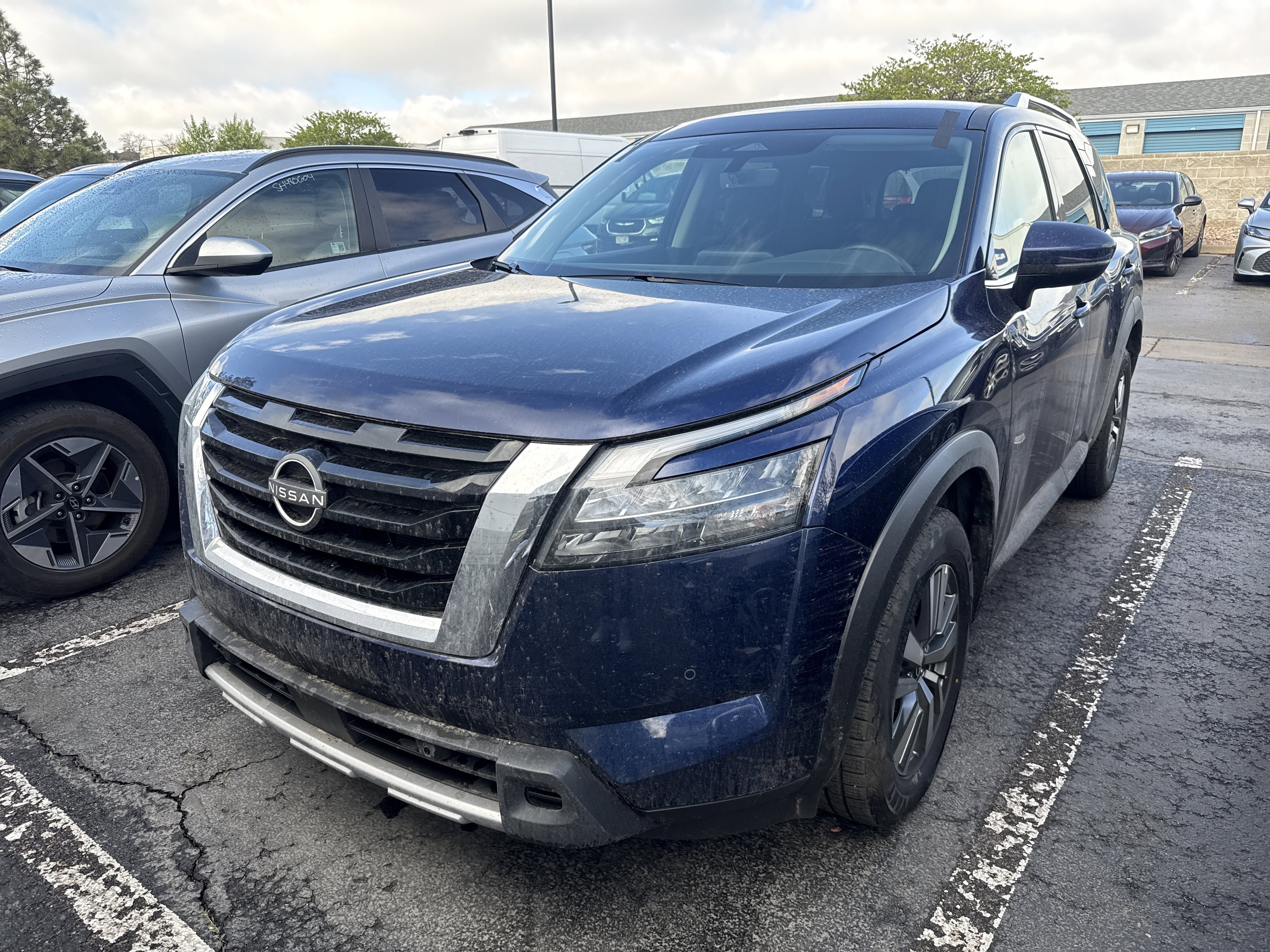 Used 2025 Nissan Pathfinder SL 4WD