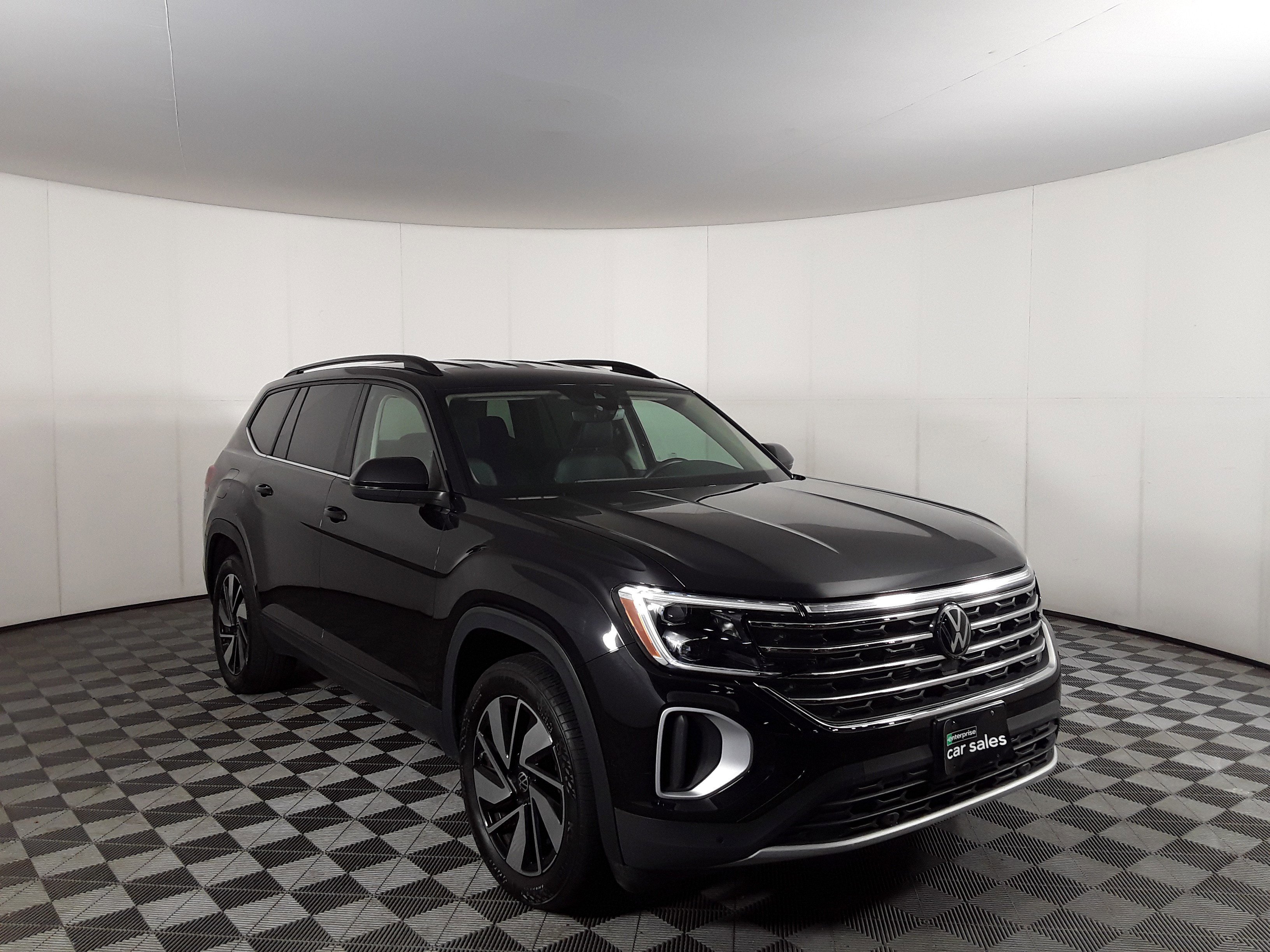 Used 2024 Volkswagen Atlas 2.0T SE w/Technology 4MOTION