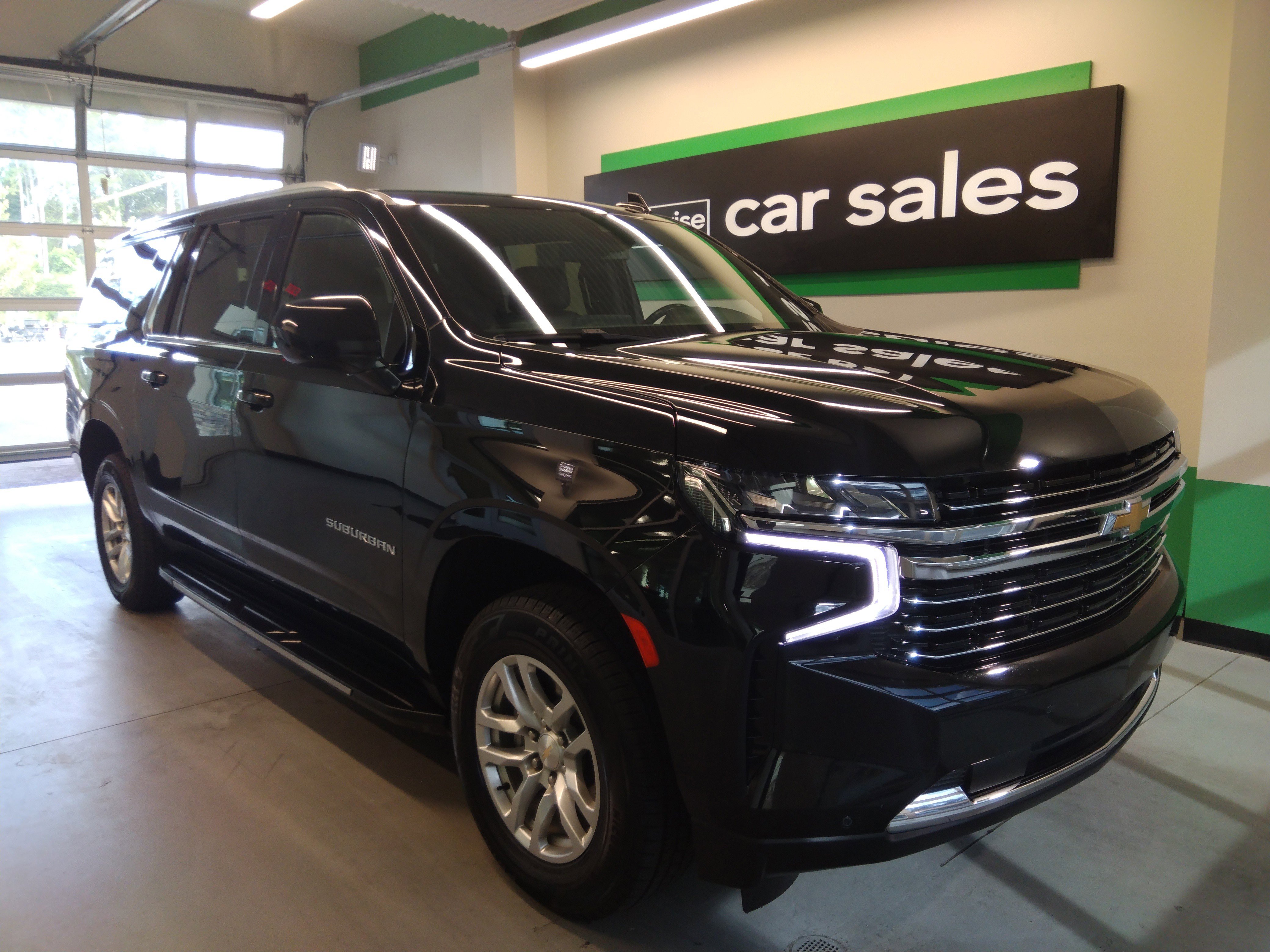 2023 Chevrolet Suburban 2WD 4dr LT