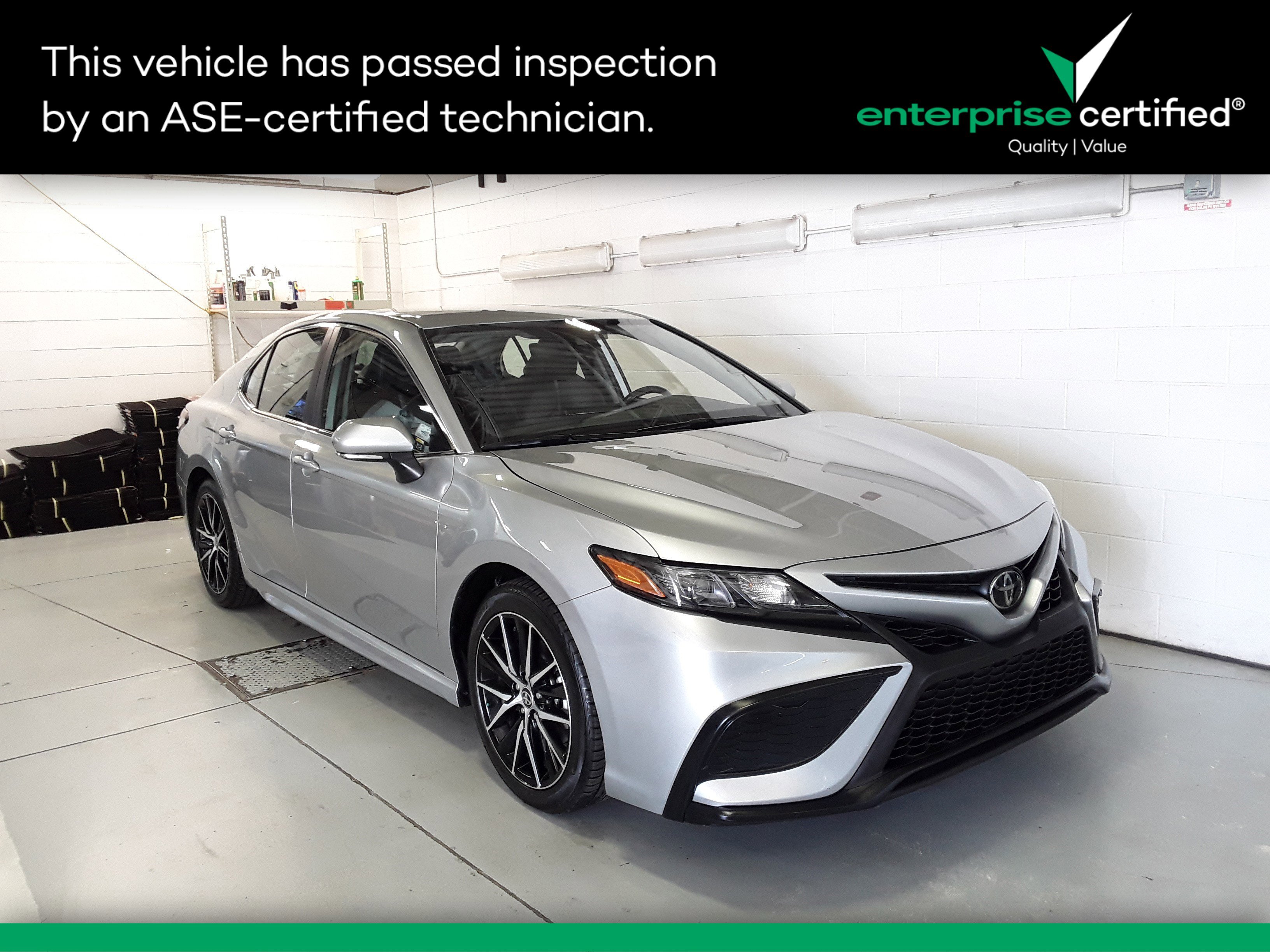 2023 Toyota Camry SE Auto