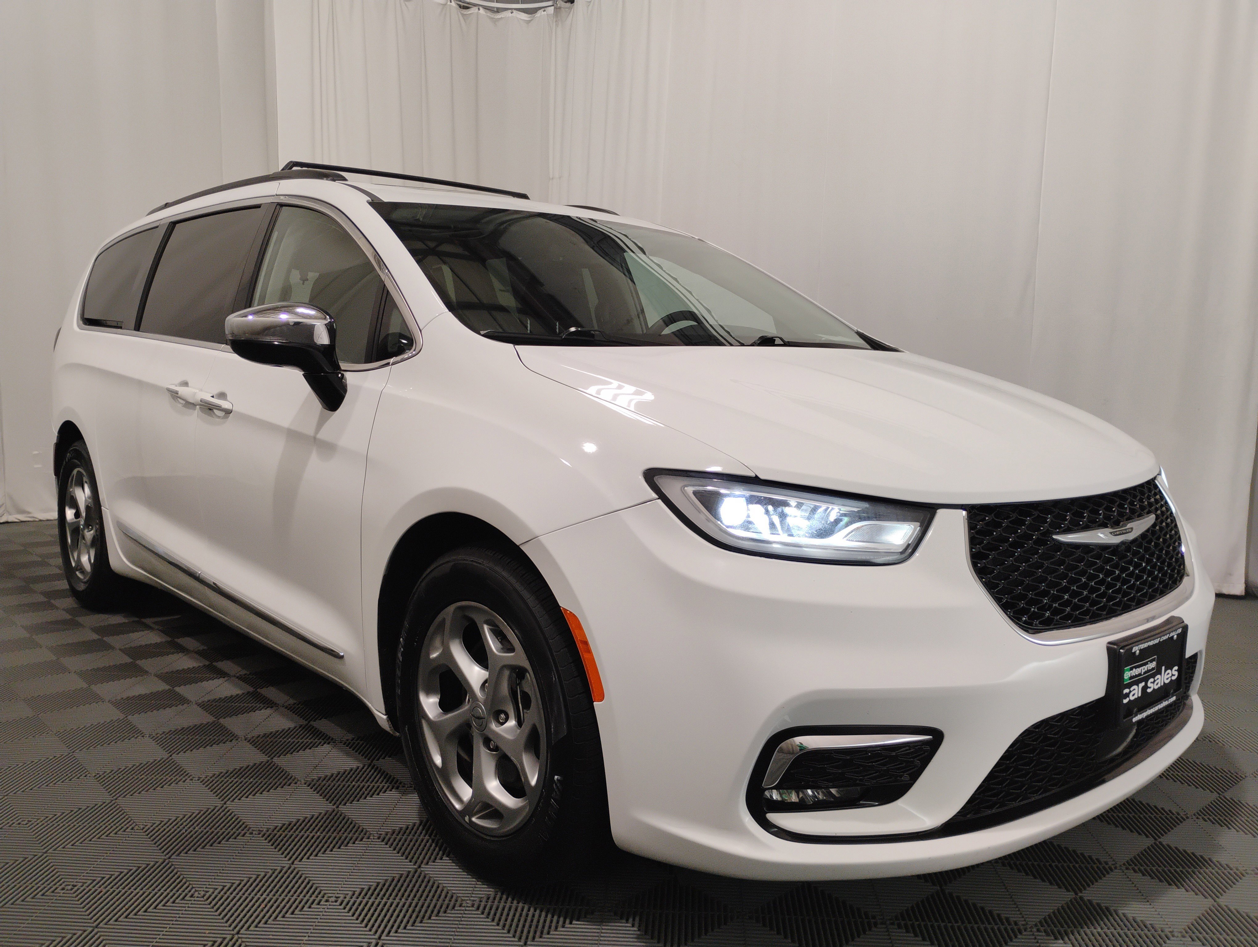 2023 Chrysler Pacifica Limited FWD