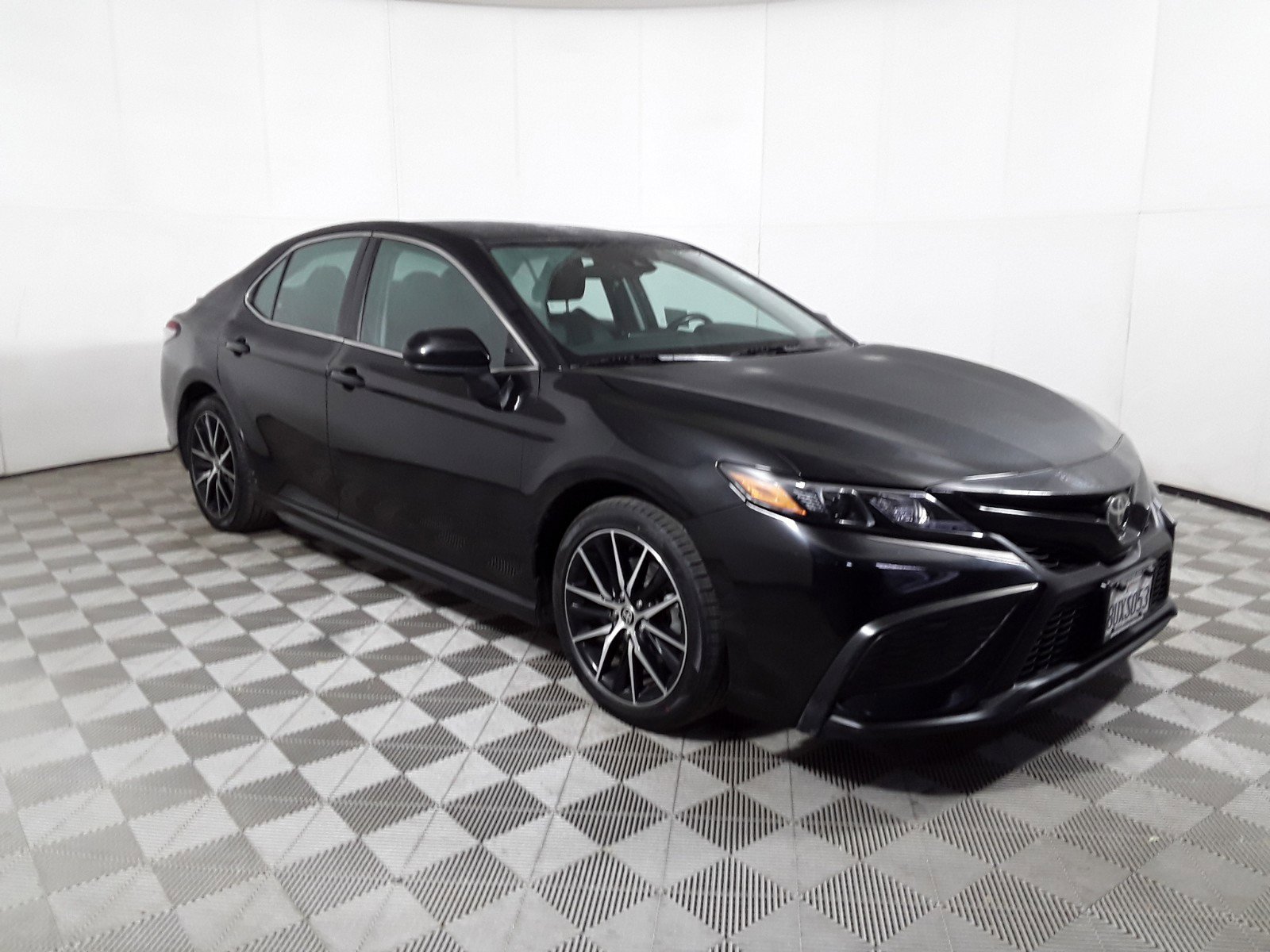 2021 Toyota Camry SE Auto