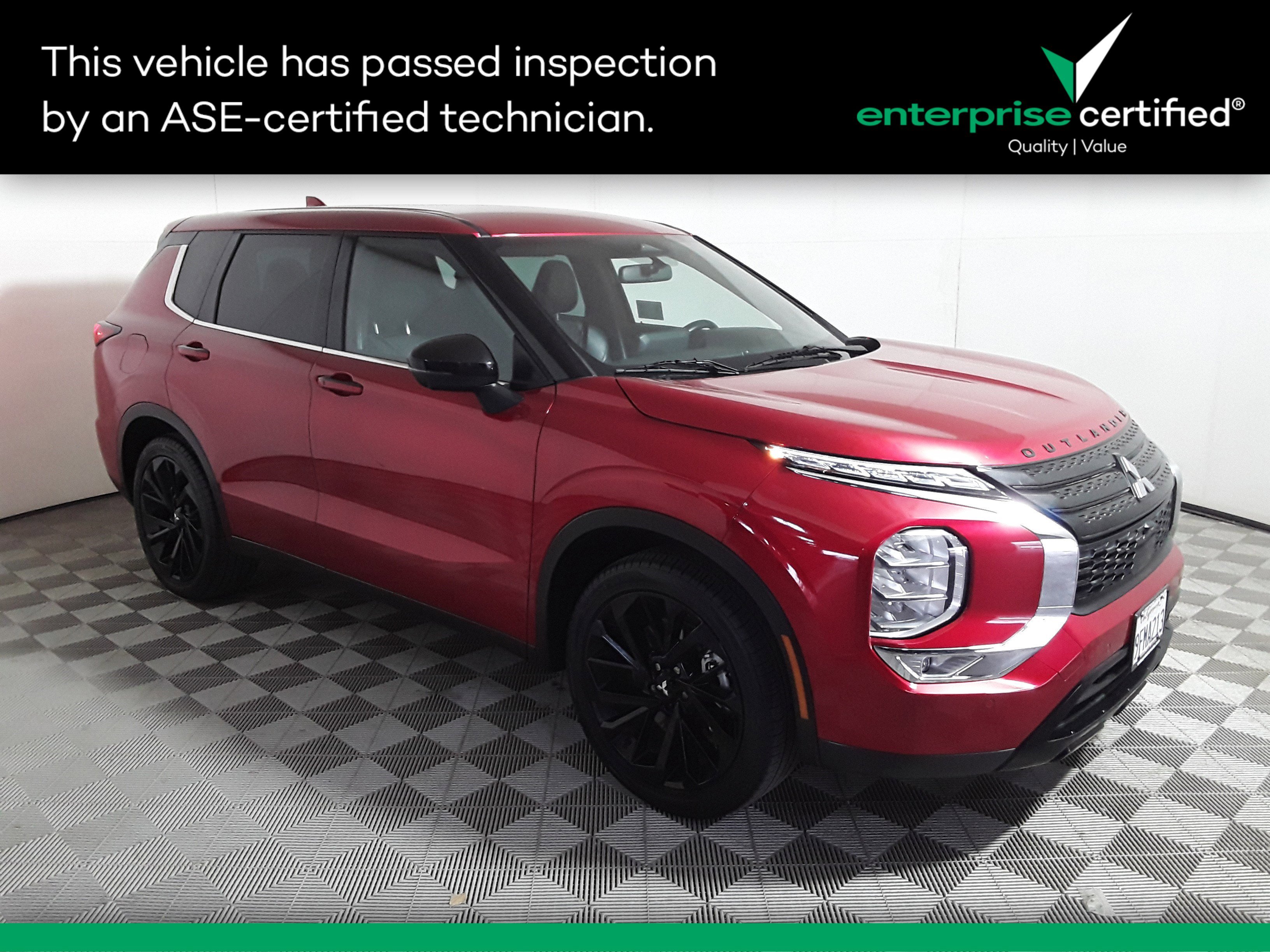 2023 Mitsubishi Outlander SE Black Edition's photo