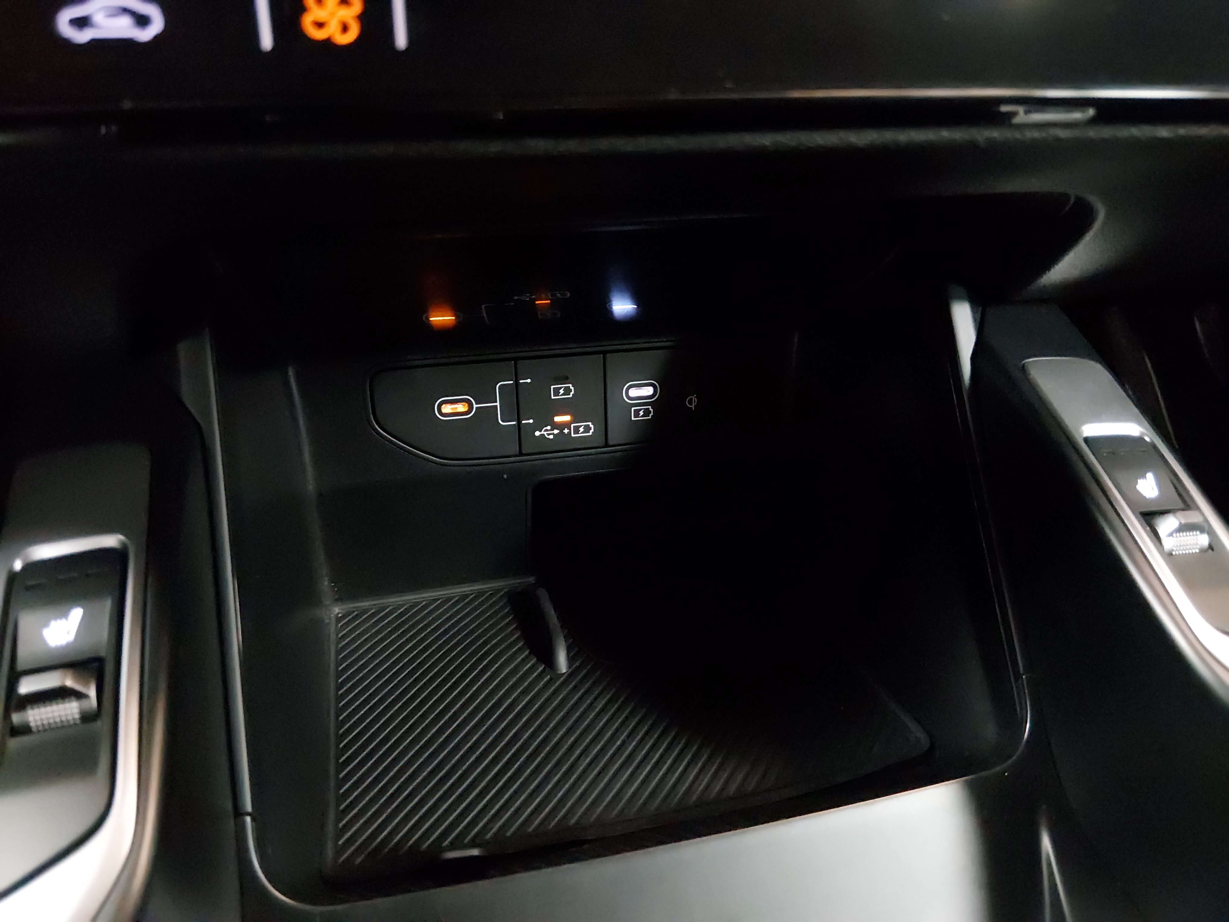 2024 Kia Sorento S - Photo 20