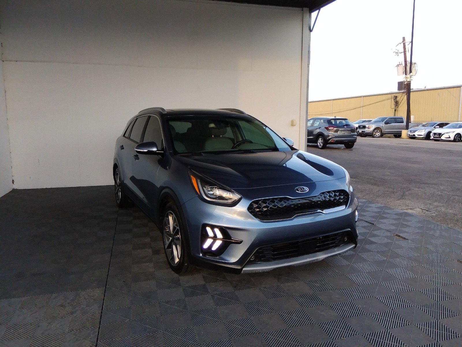 2020 Kia Niro Touring SE FWD