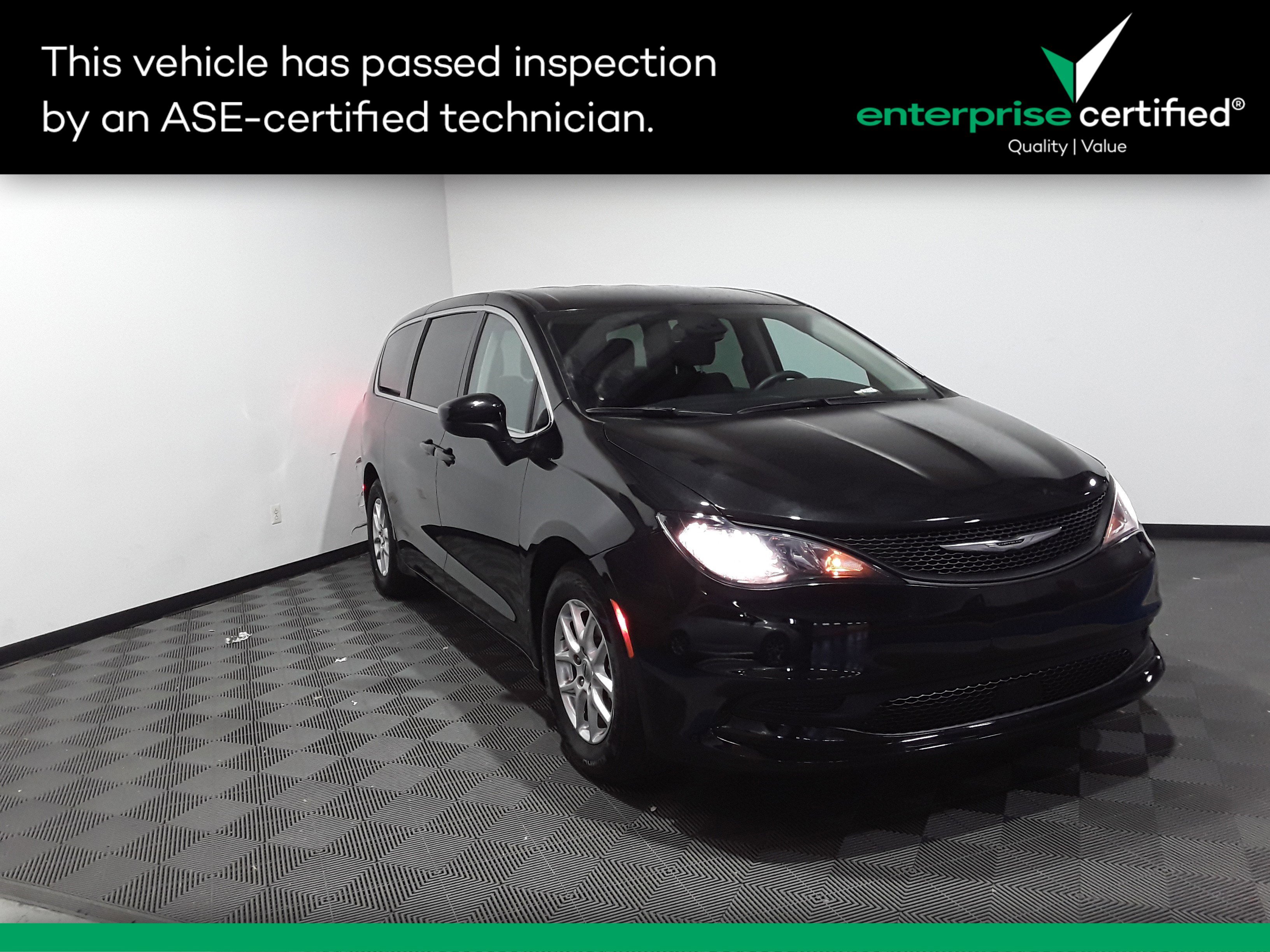 Used 2023 Chrysler Voyager LX FWD's photo