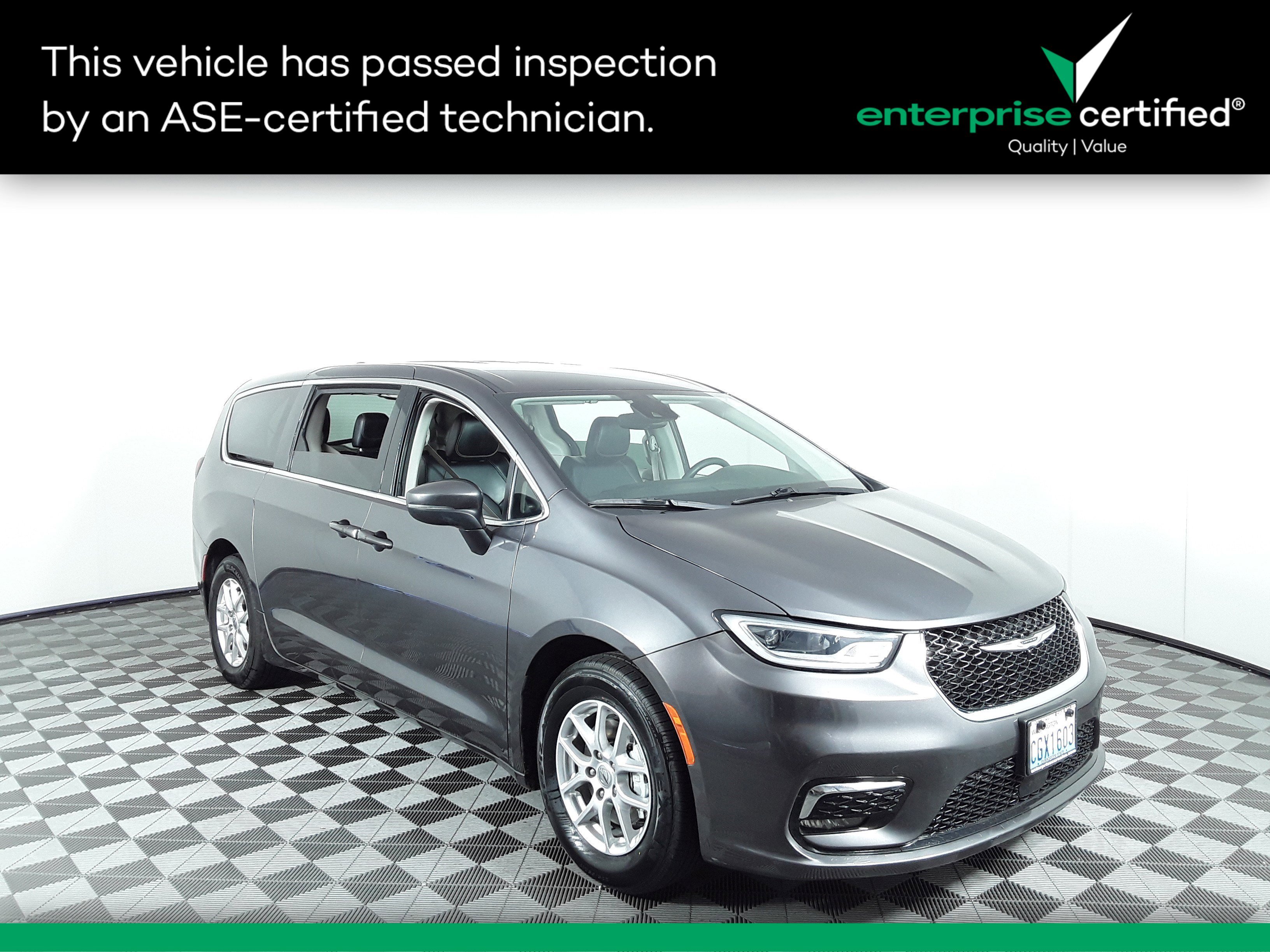 Used 2023 Chrysler Pacifica Touring L FWD