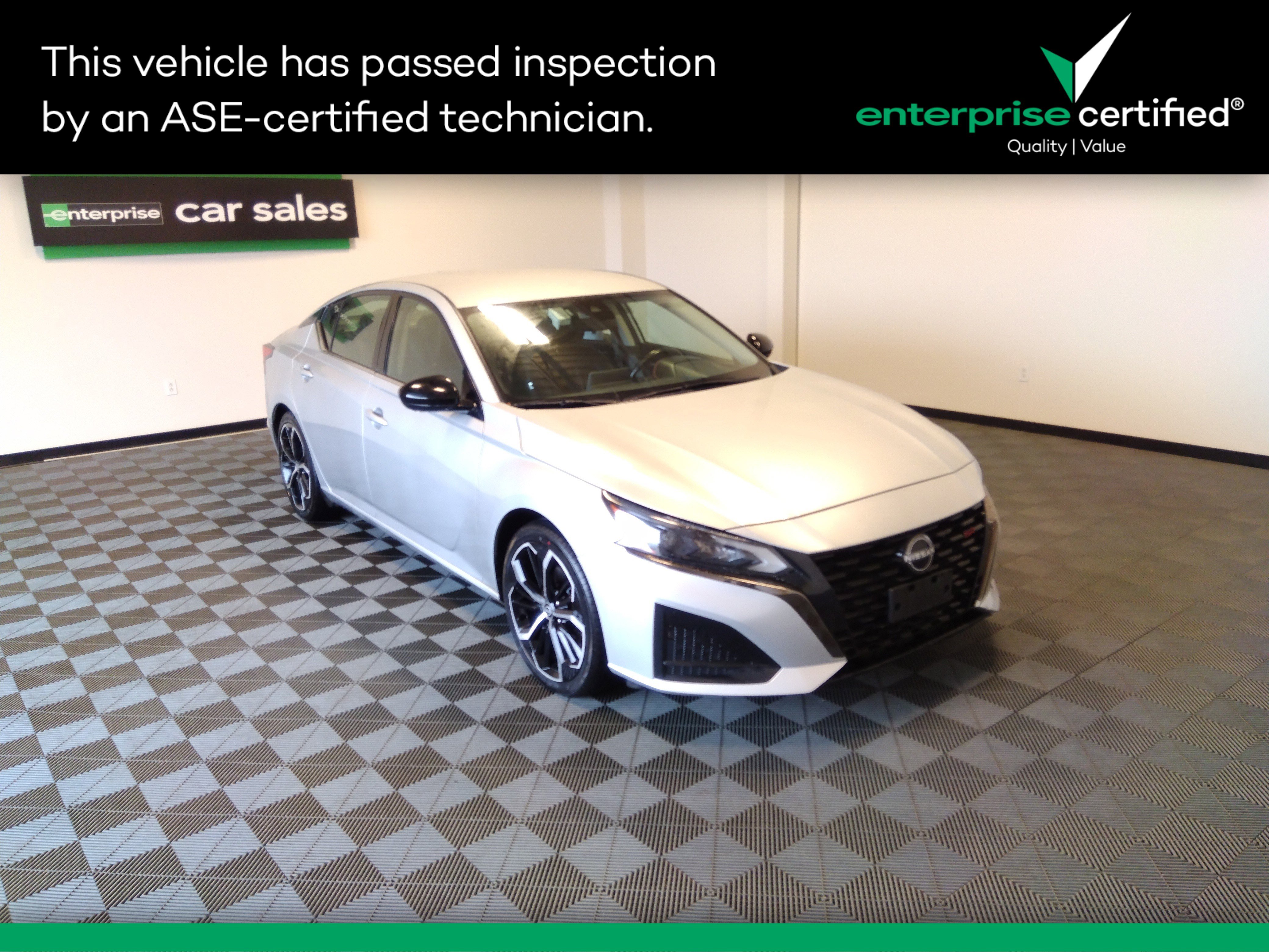 2023 Nissan Altima SR