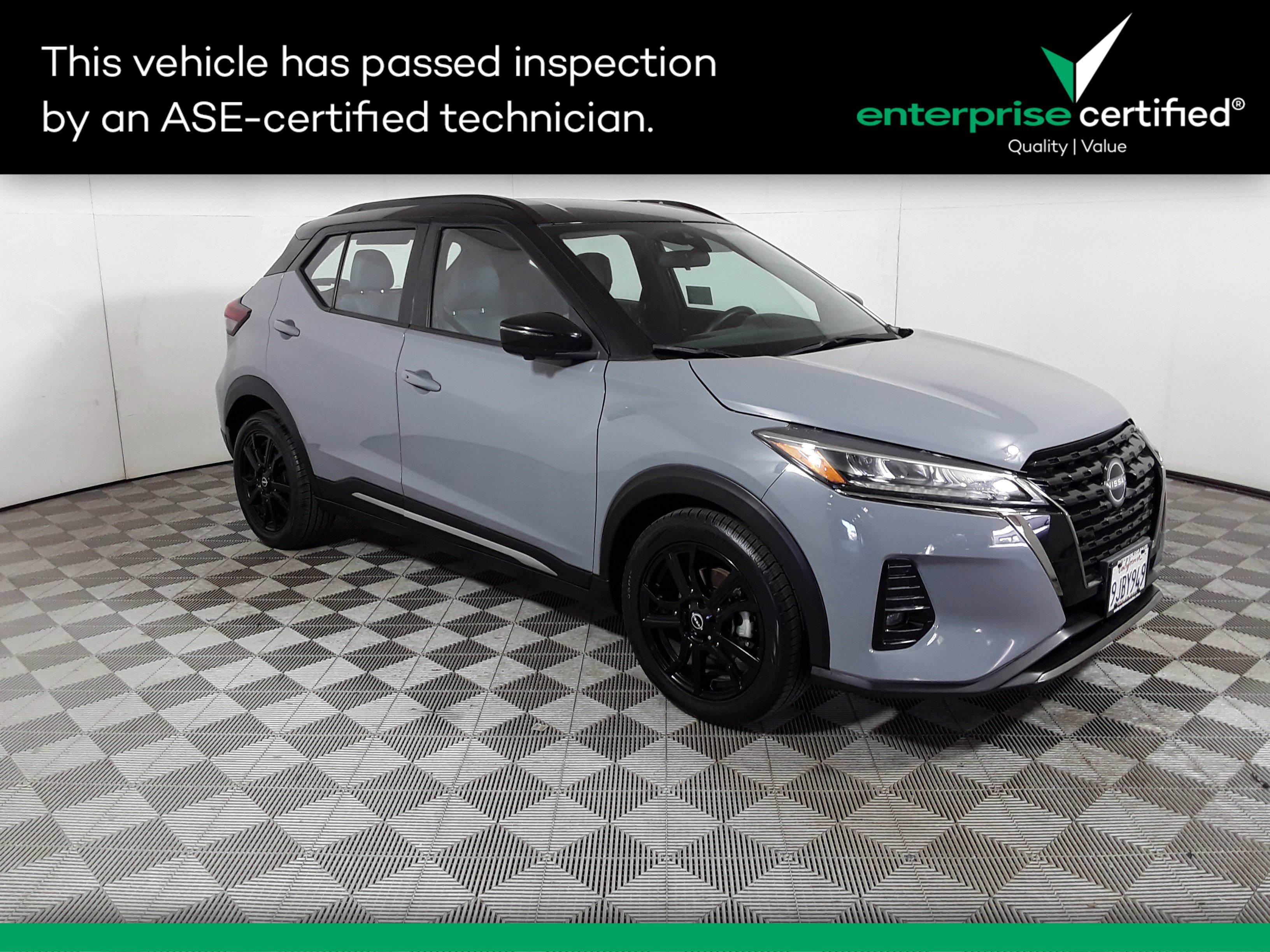 2023 Nissan Kicks SR