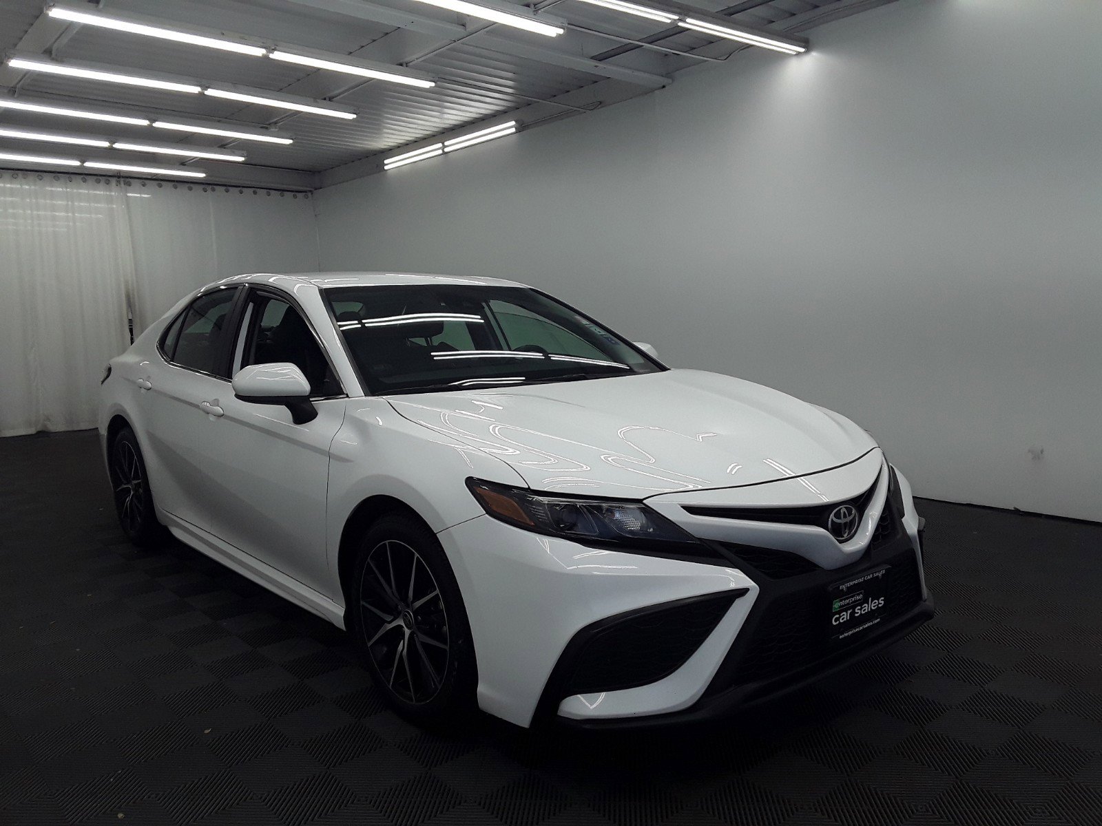 Used 2021 Toyota Camry SE Auto