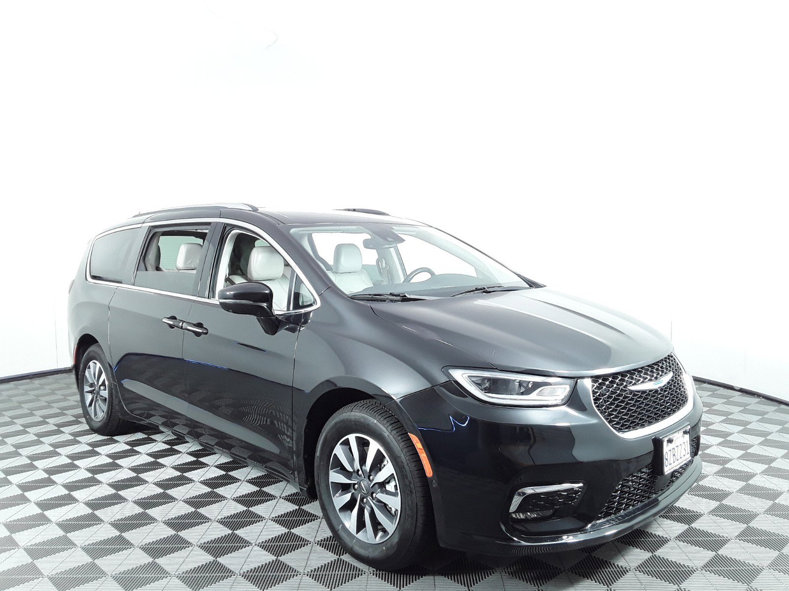 2021 Chrysler Pacifica Hybrid Touring L FWD