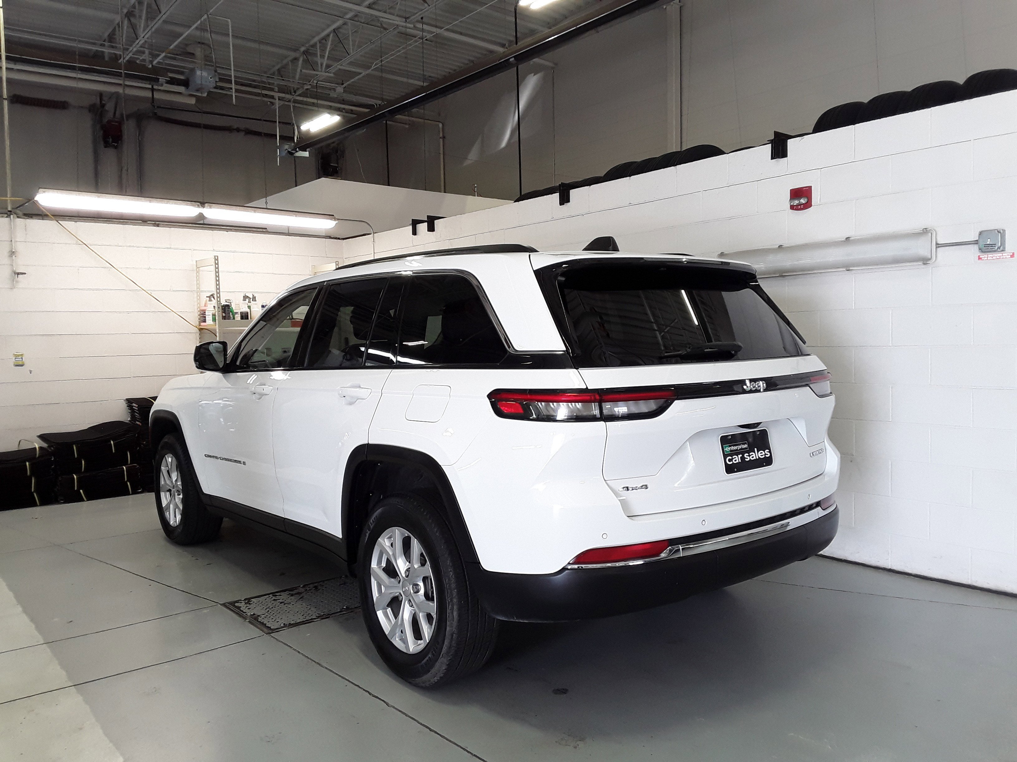 Image 5 of Used 2023 Jeep Grand Cherokee Limited 4x4