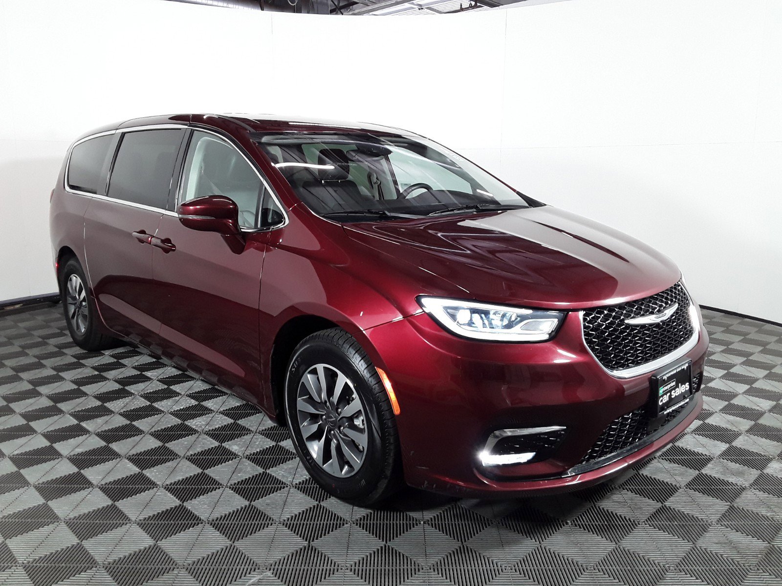 2022 Chrysler Pacifica Hybrid Touring L FWD