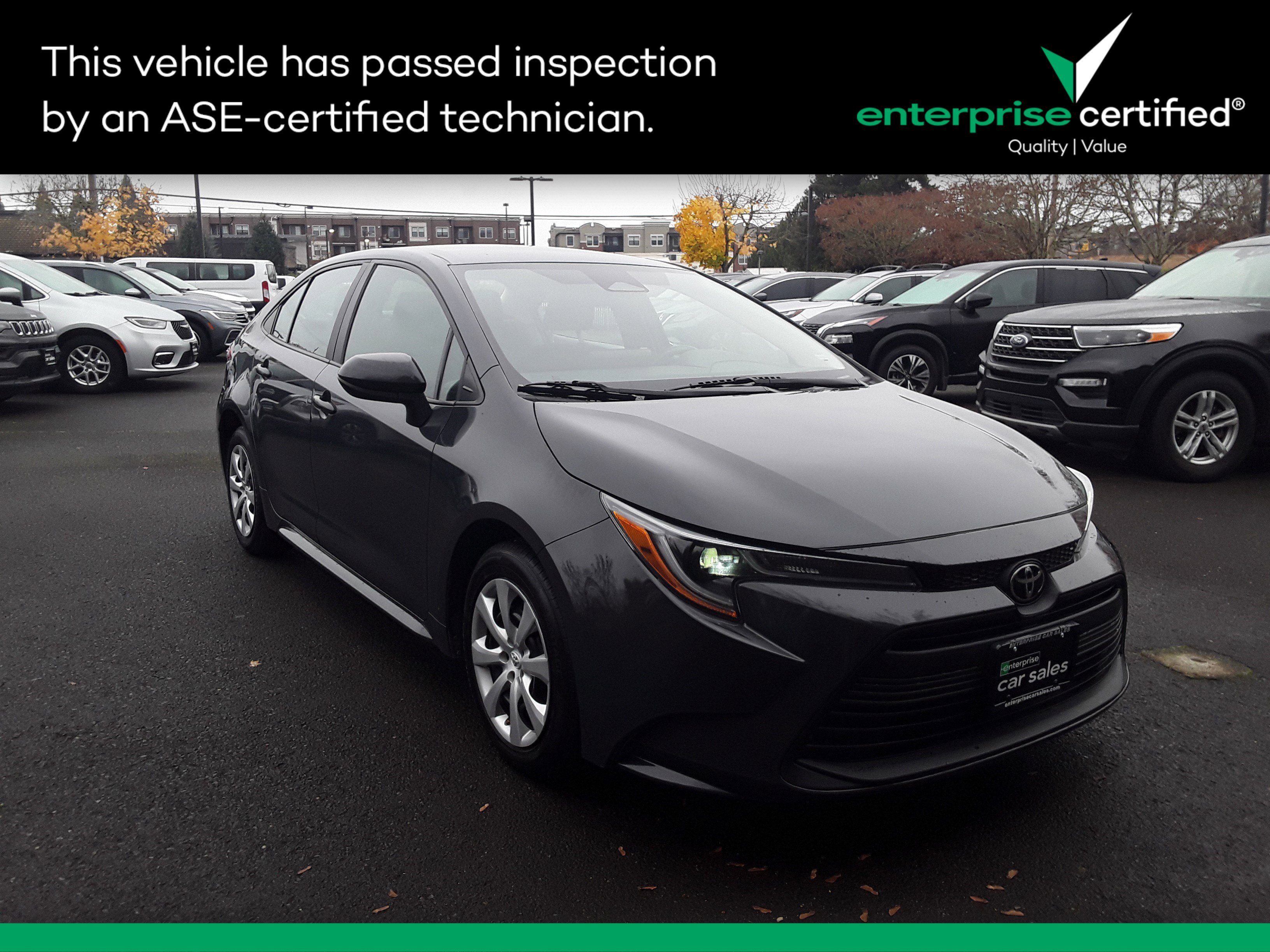 2024 Toyota Corolla LE's photo