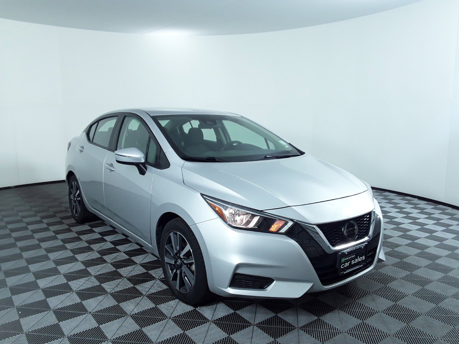 2021 Nissan Versa SV CVT