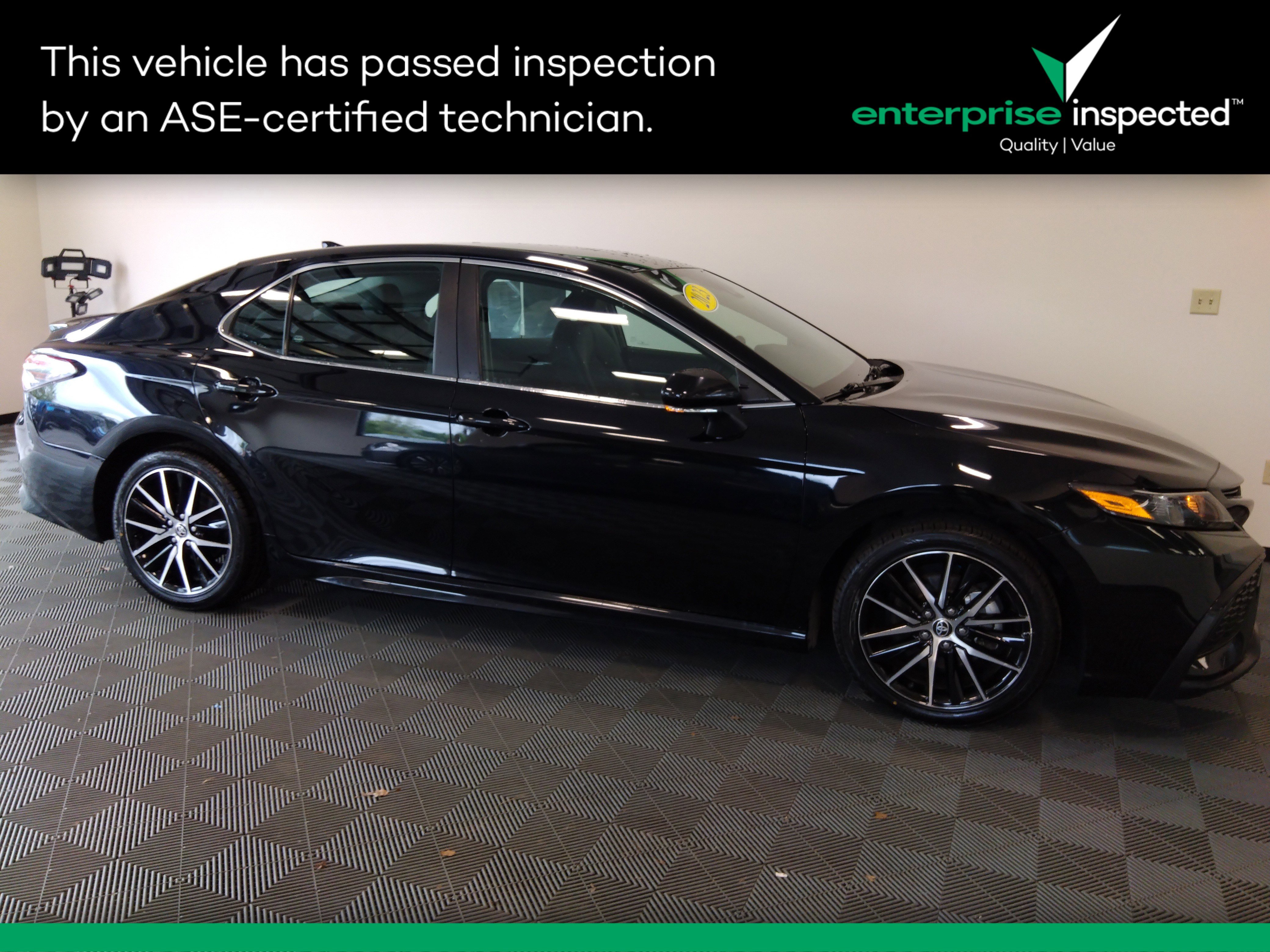 2023 Toyota Camry SE Auto