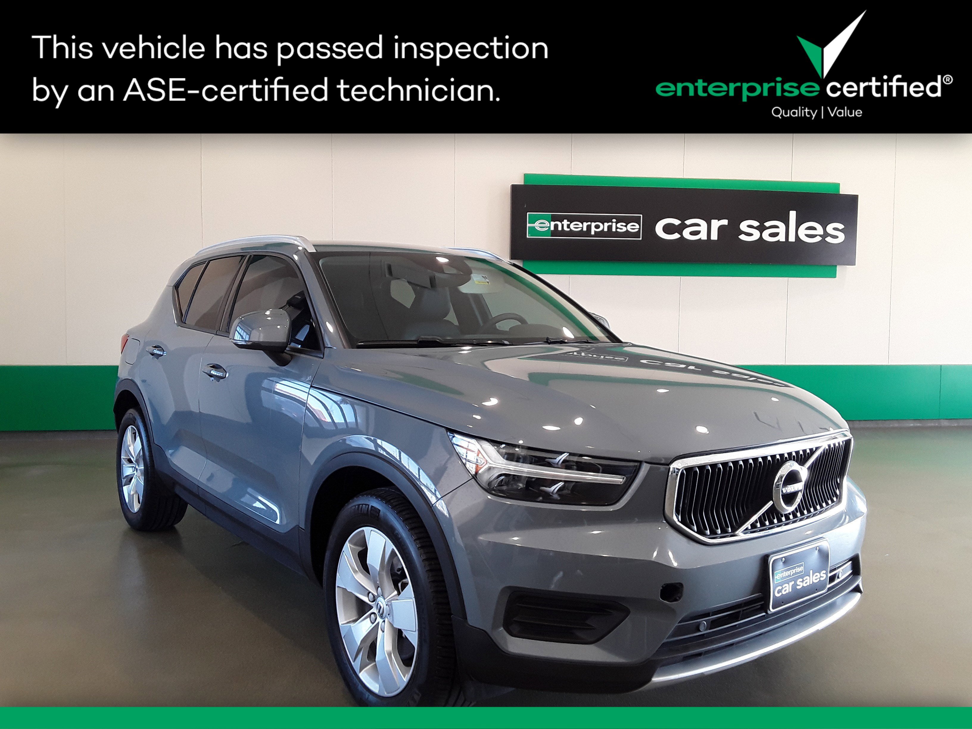 2022 Volvo XC40 Momentum T5 AWD